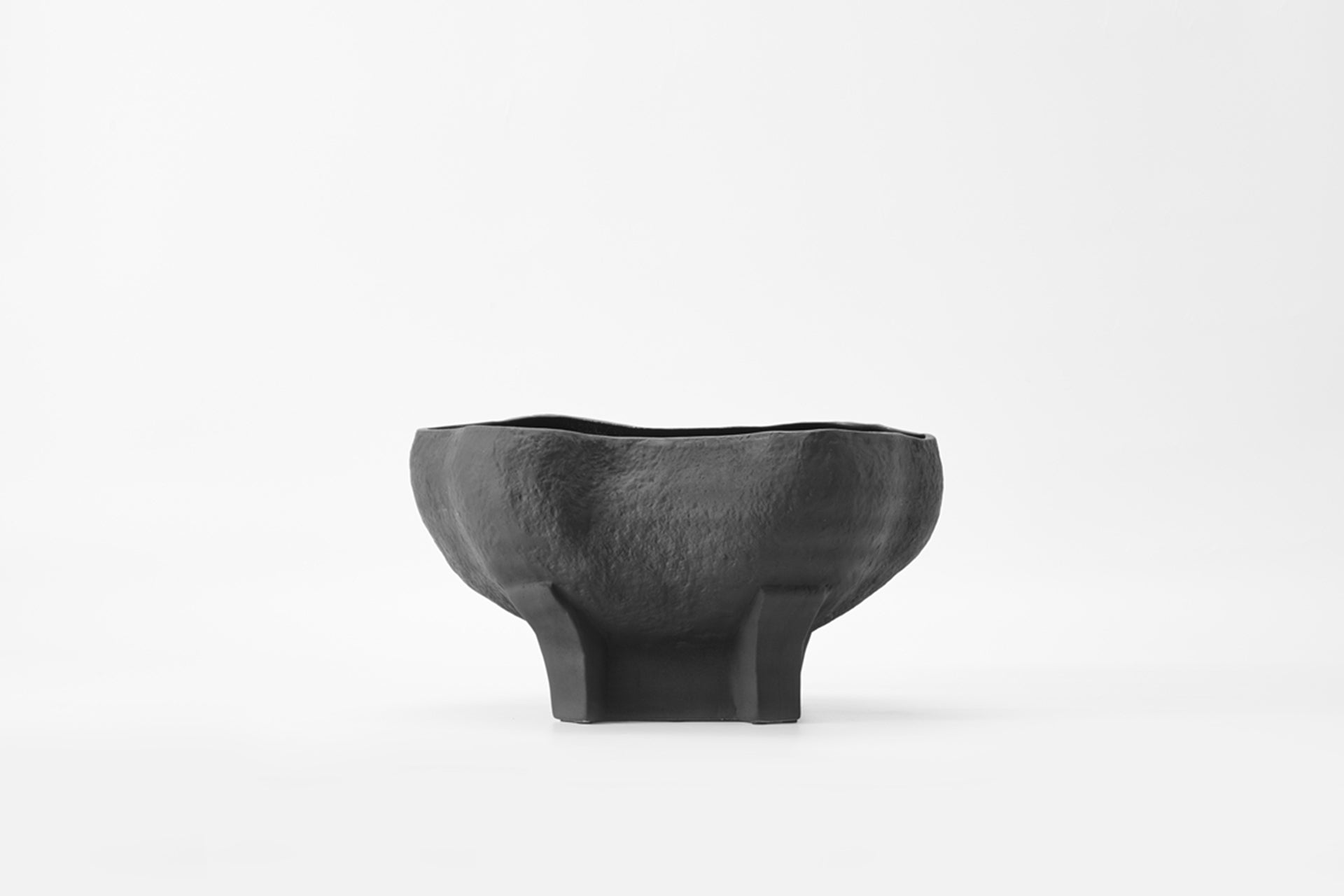 THE FOUNDRY CONCH BOWL EBONY