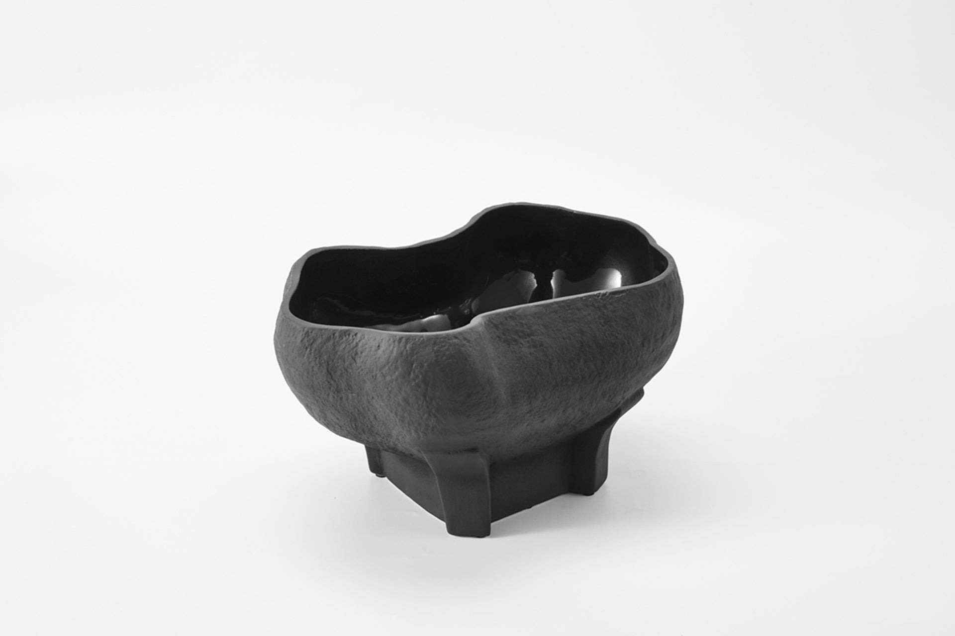 THE FOUNDRY CONCH BOWL EBONY