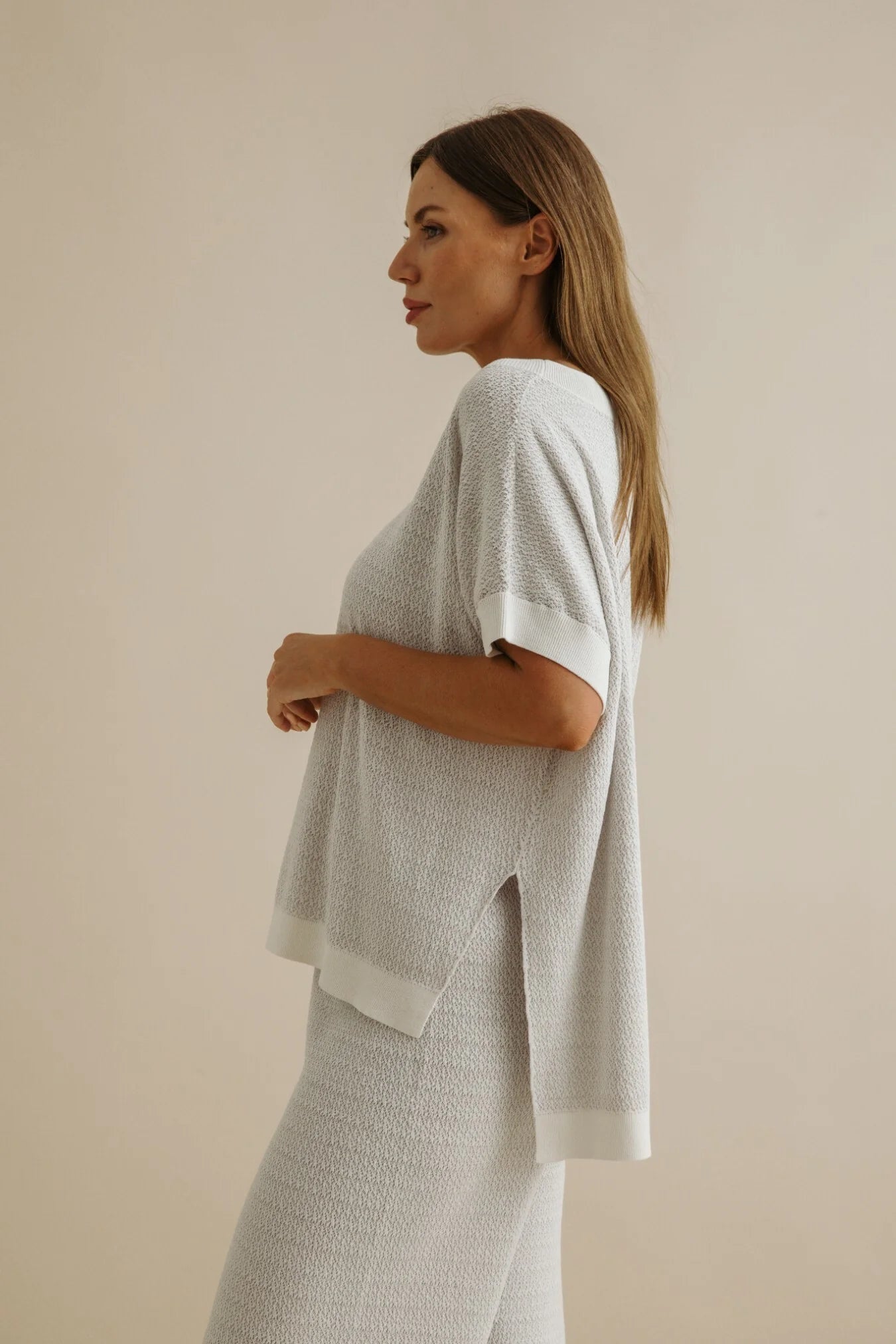 TALAMAYA CREPE KNITTED TEE PULLOVER MILK & SILVER HAZE