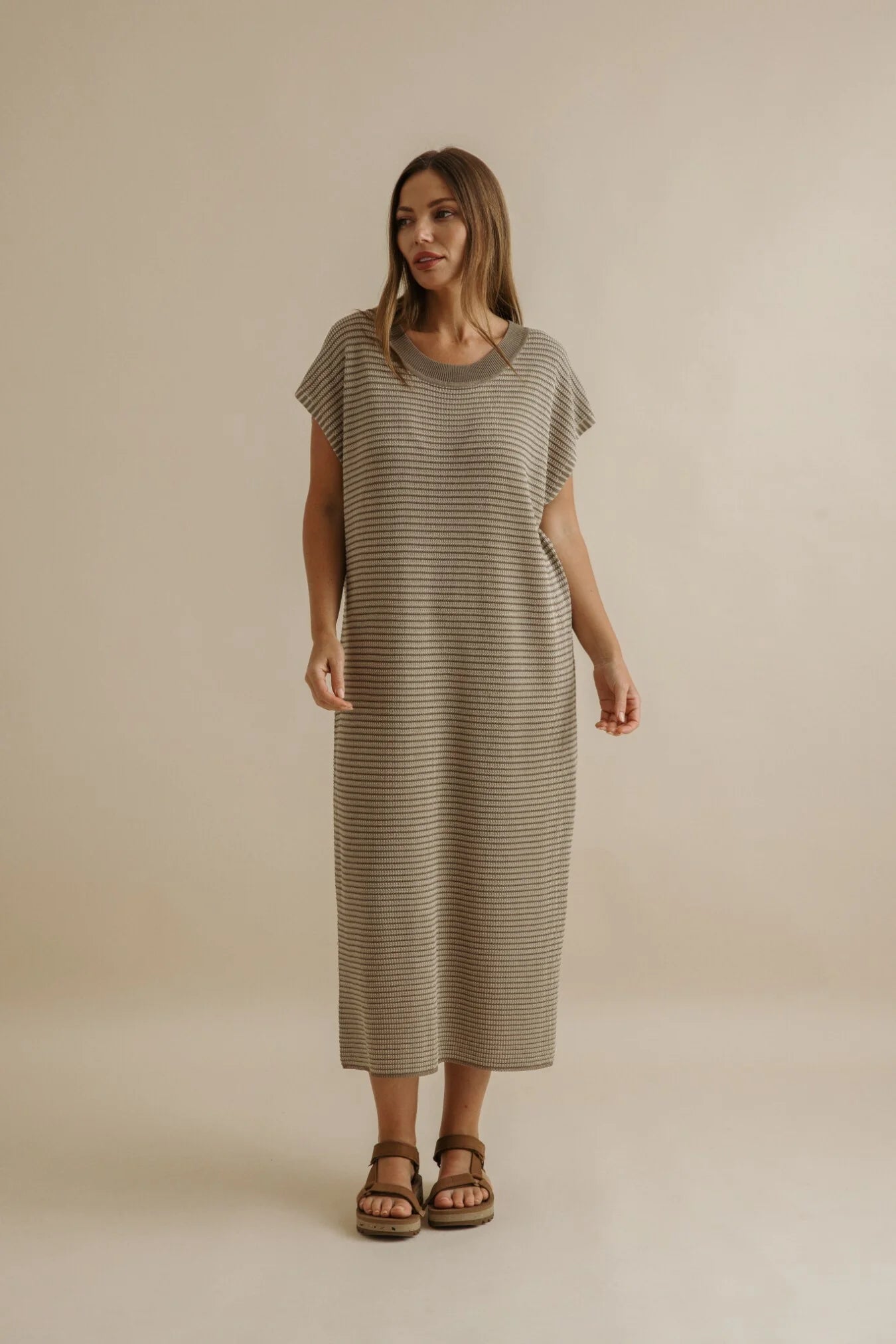 TALAMAYA LATTICE KNITTED DRESS KHAKI & GOLD