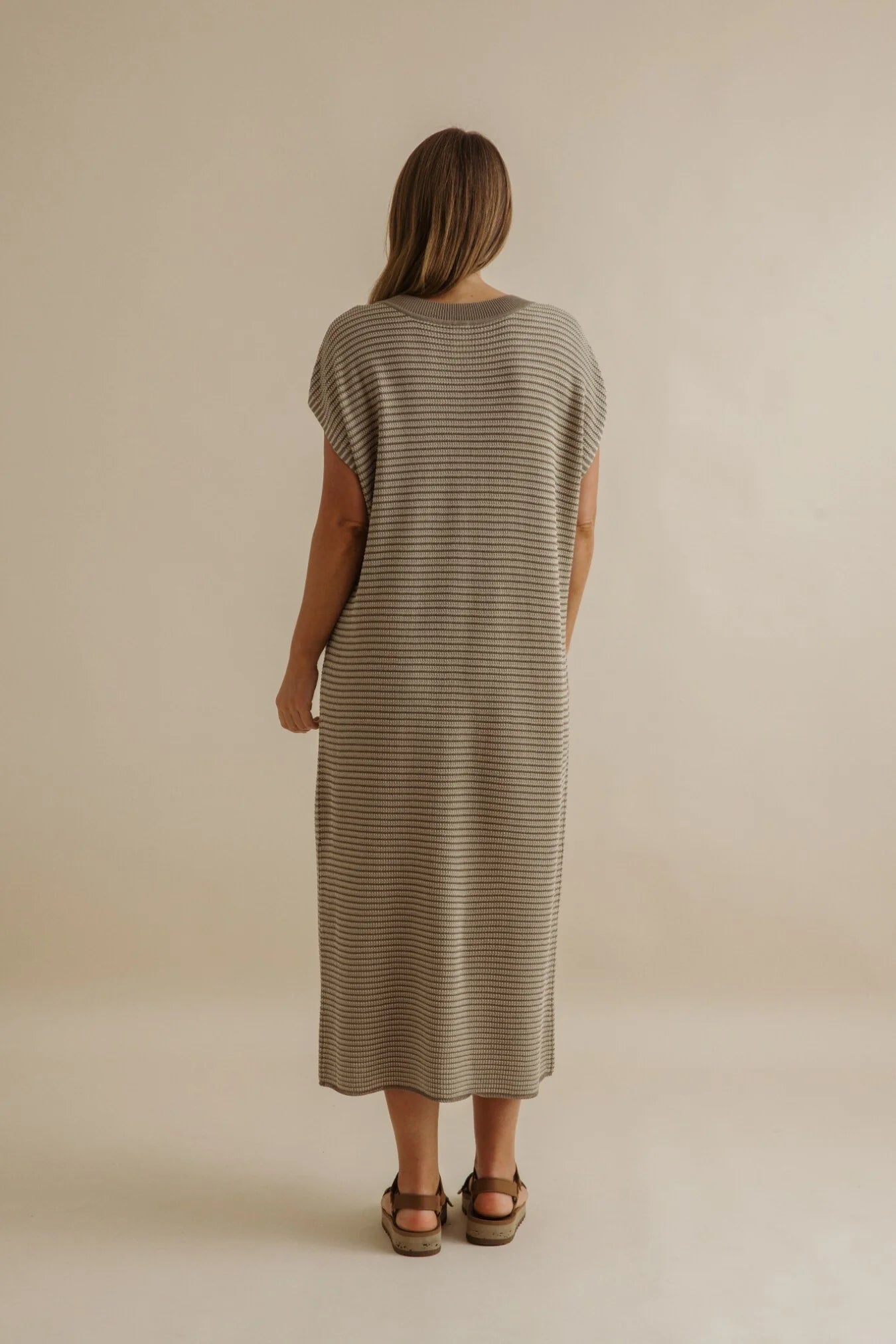 TALAMAYA LATTICE KNITTED DRESS KHAKI & GOLD