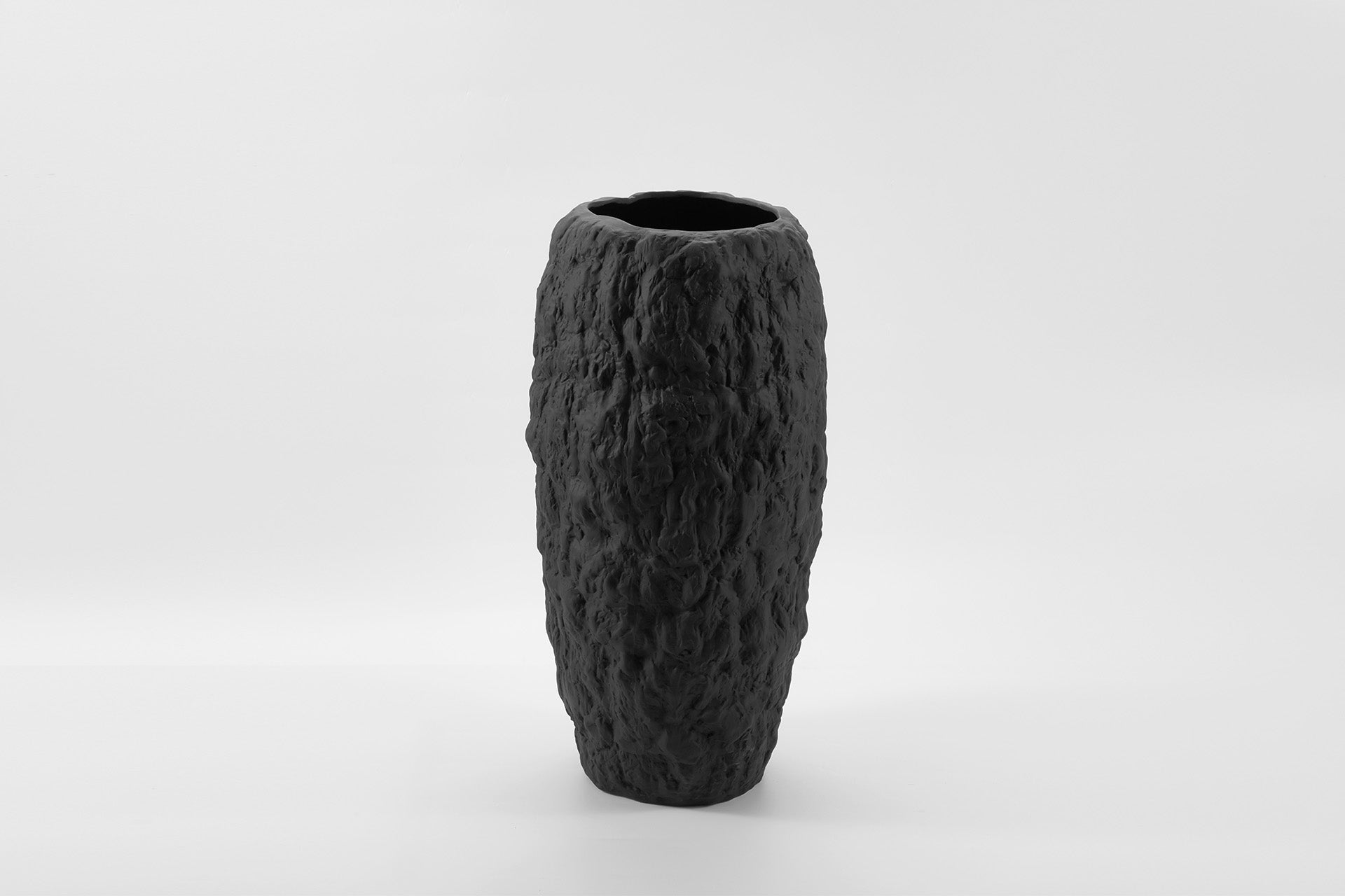THE FOUNDRY MACHE VASE EBONY LARGE