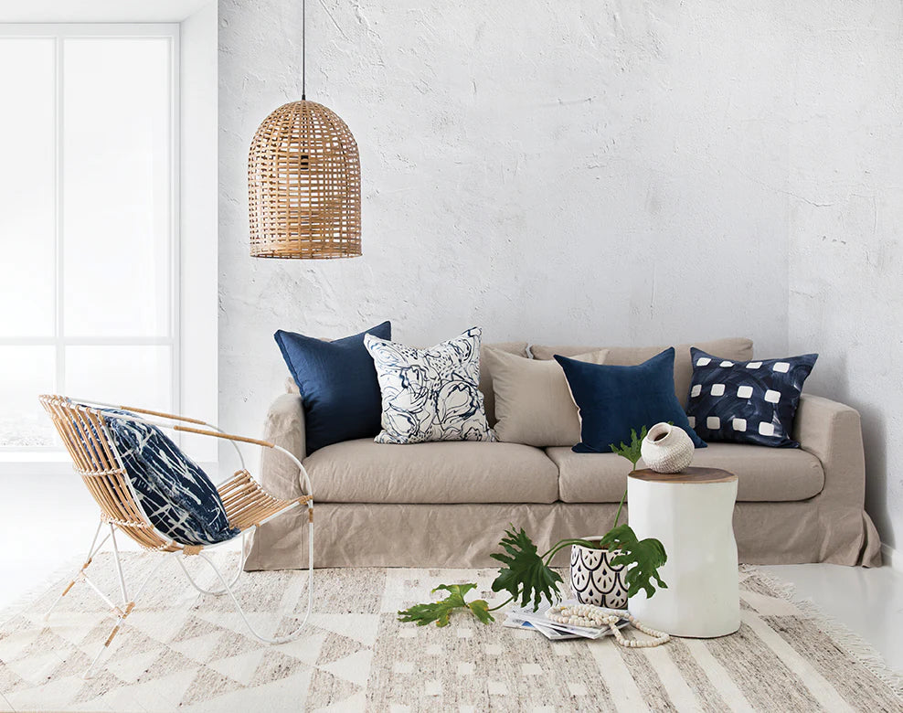 UNIQWA LOG STOOL WHITE