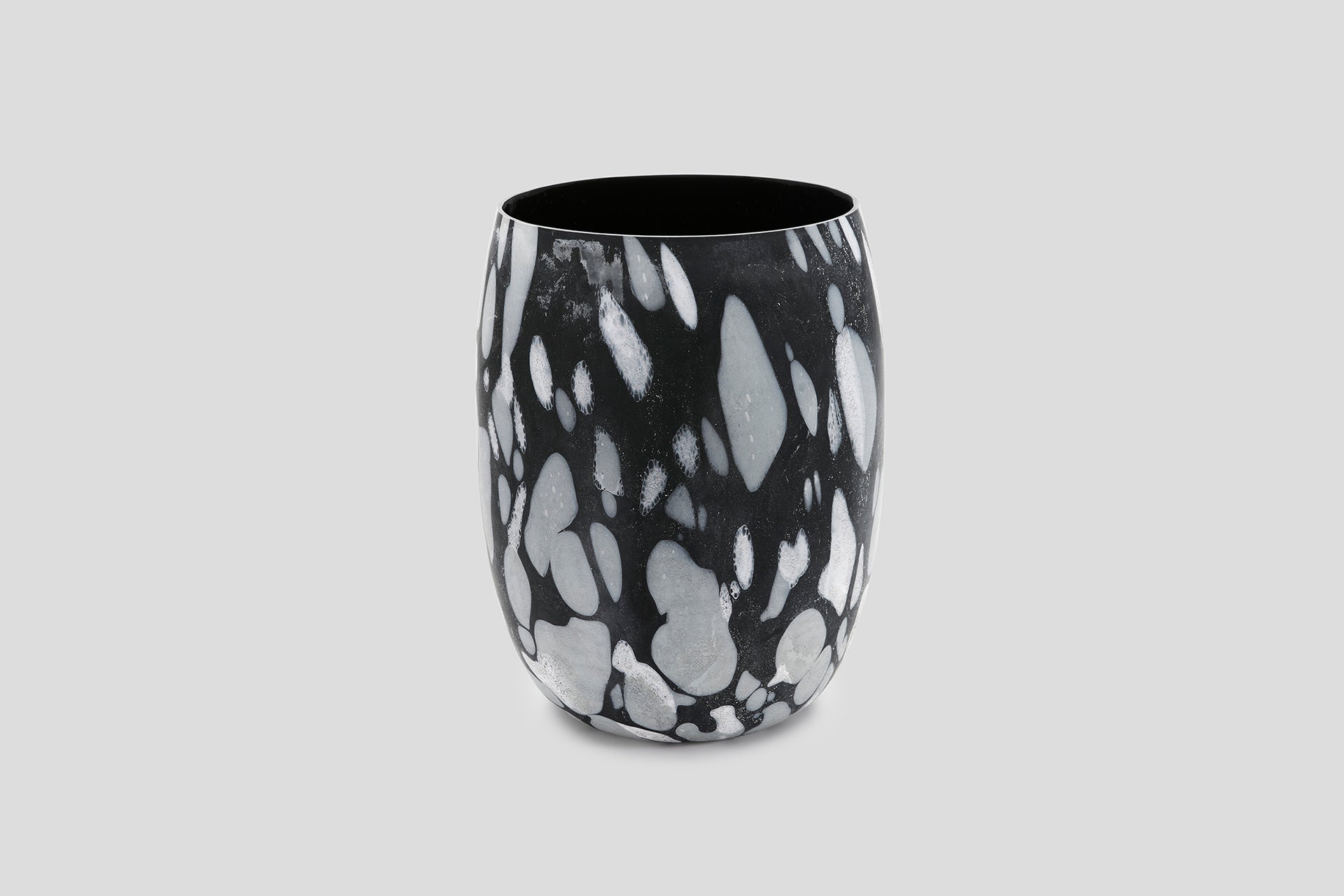 THE FOUNDRY MINERAL VASE MOTTLED BLACK EXTRA TALL