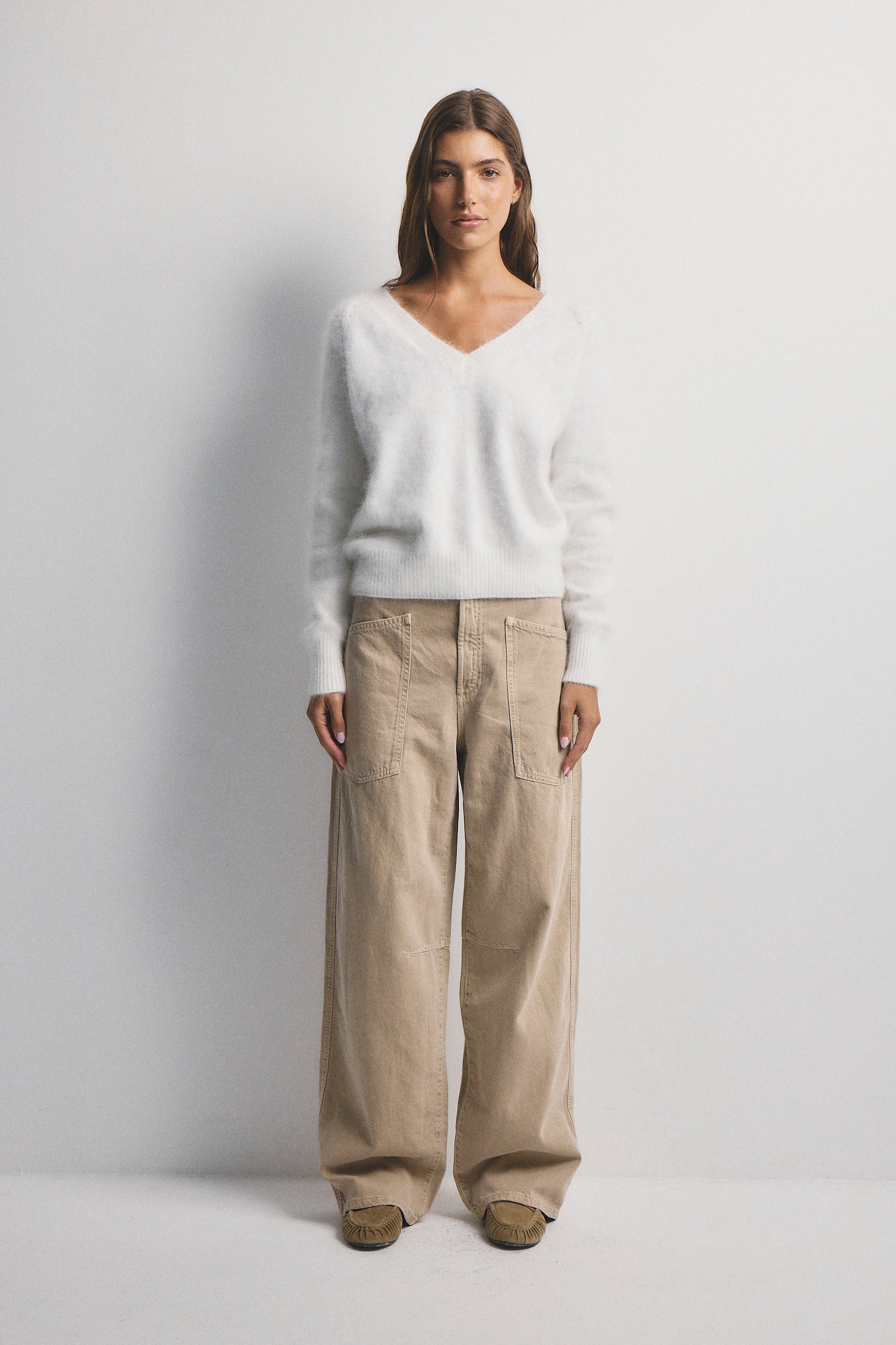 WORLD OF NOMADS OLIVIA CASHMERE V NECK KNIT SNOW