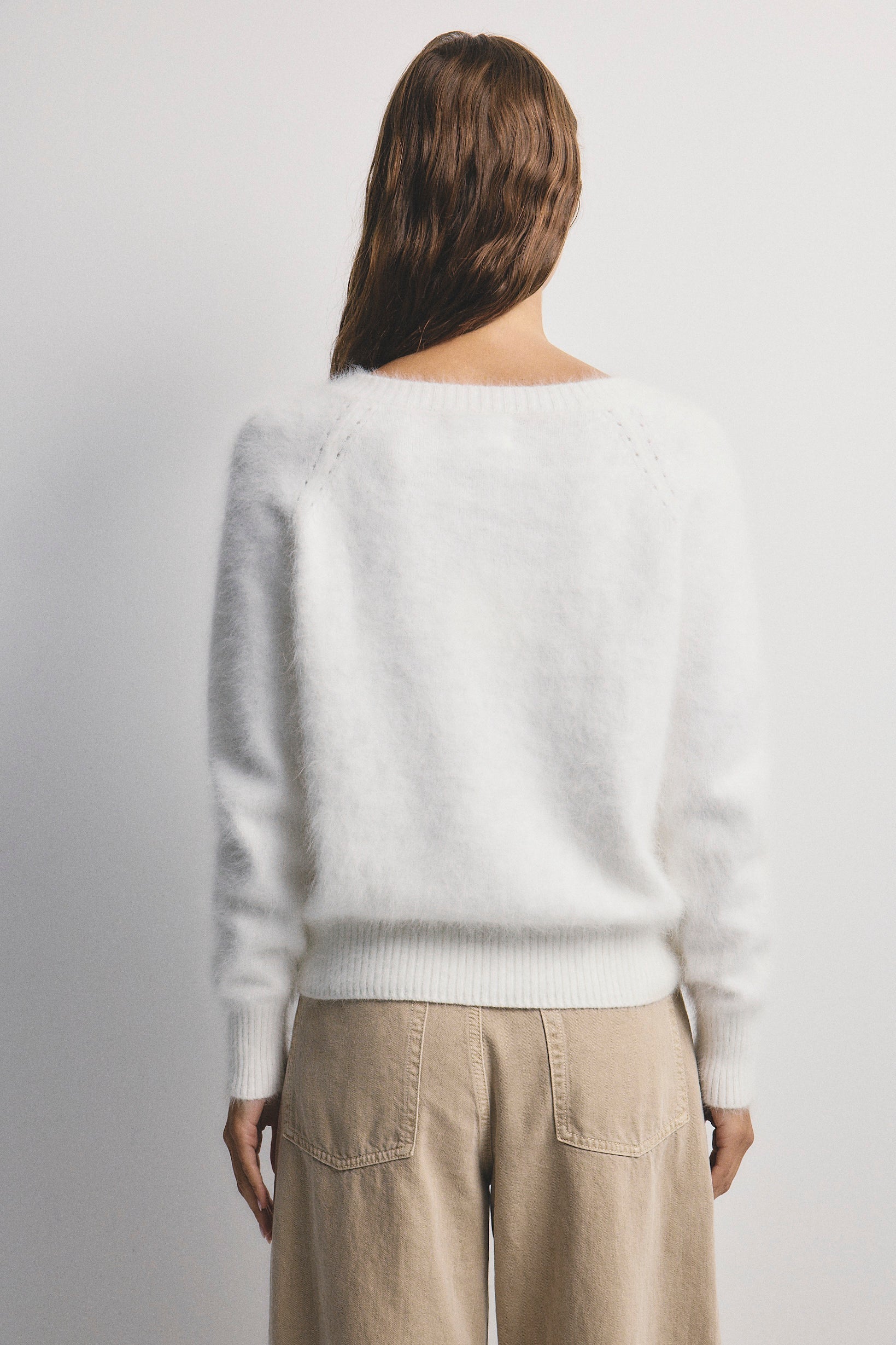 WORLD OF NOMADS OLIVIA CASHMERE V NECK KNIT SNOW