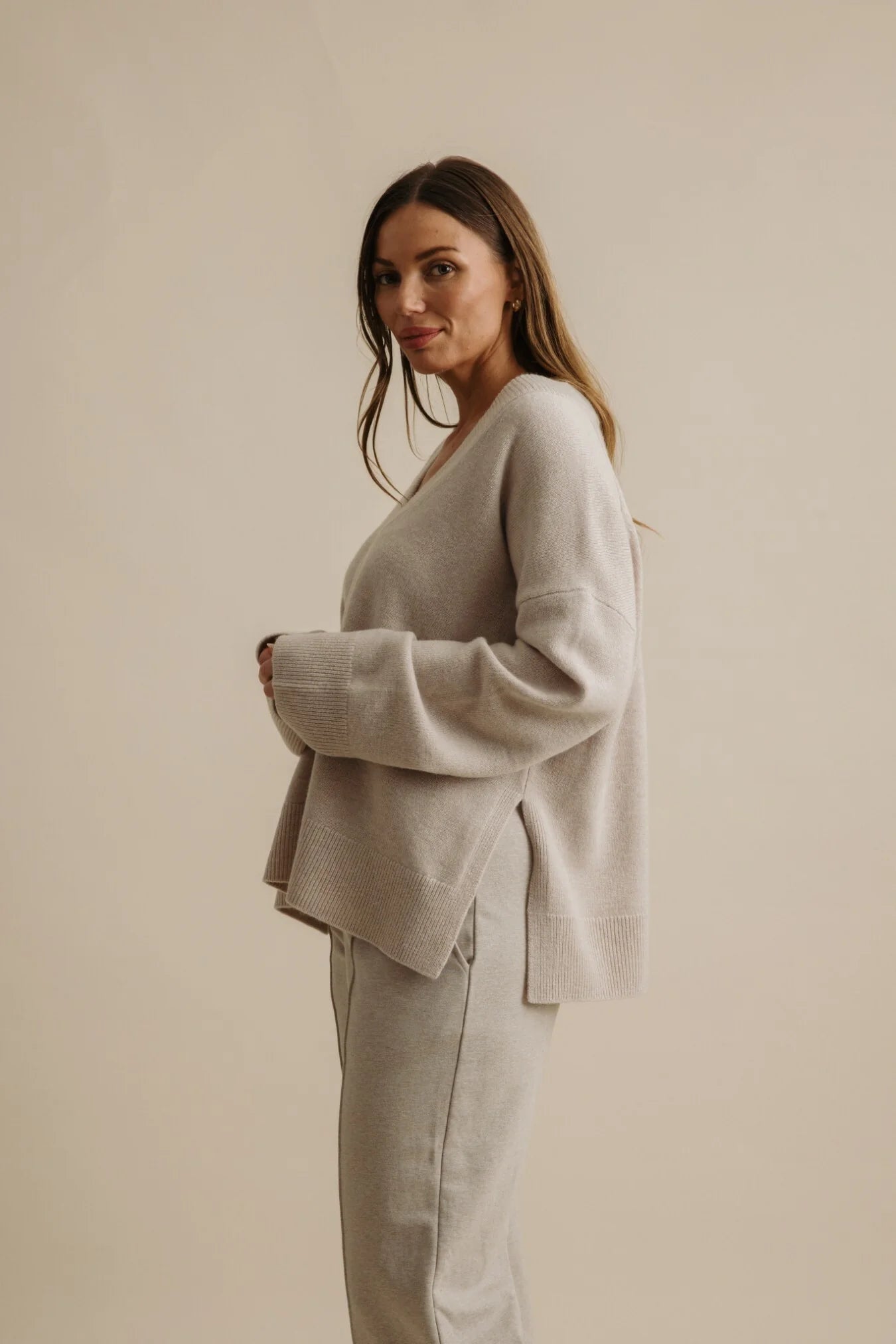 TALAMAYA HAVEN MERINO V PULLOVER WHEAT