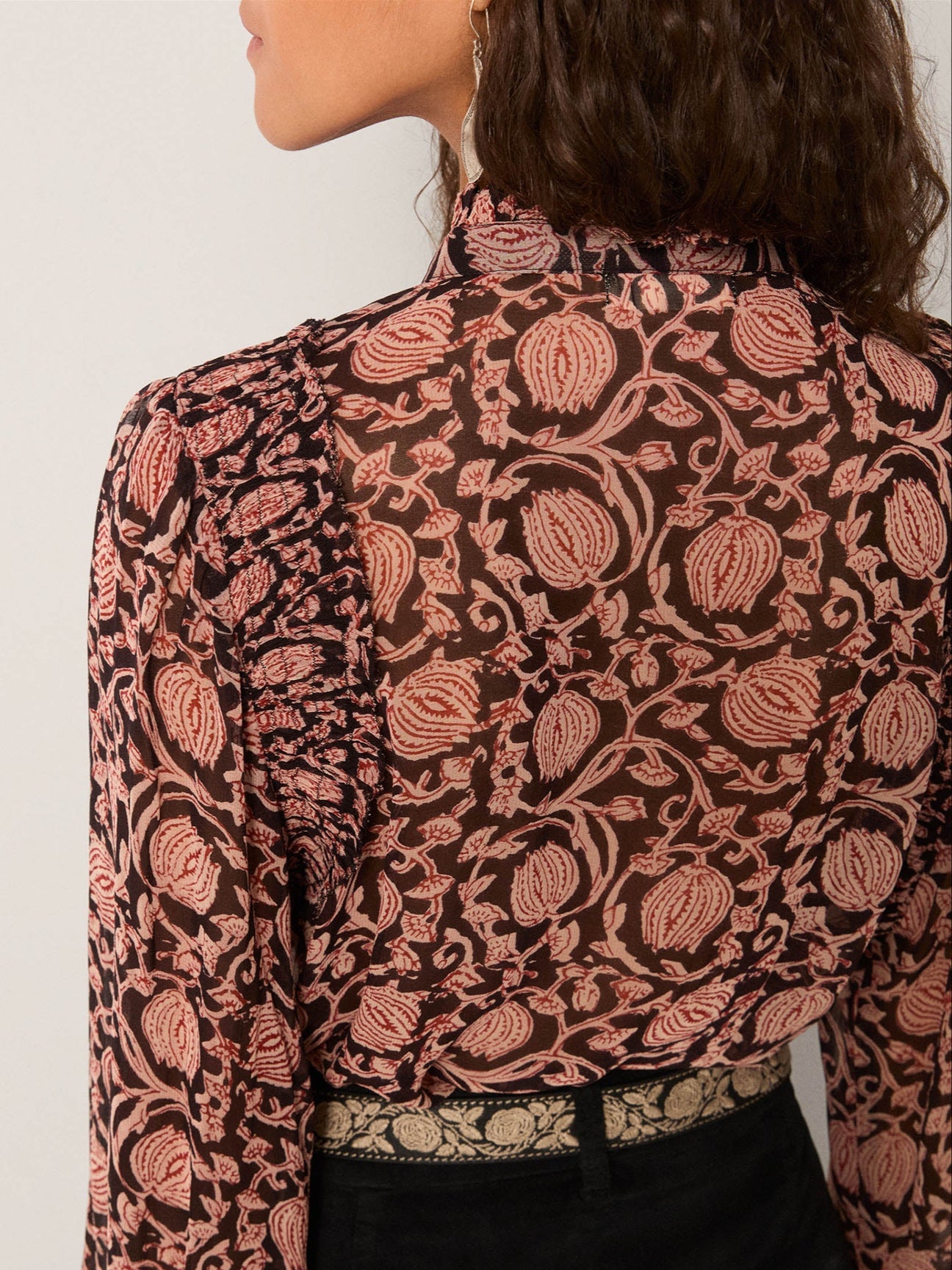 MAISON HOTEL MIA BLOUSE EBONY ROSE