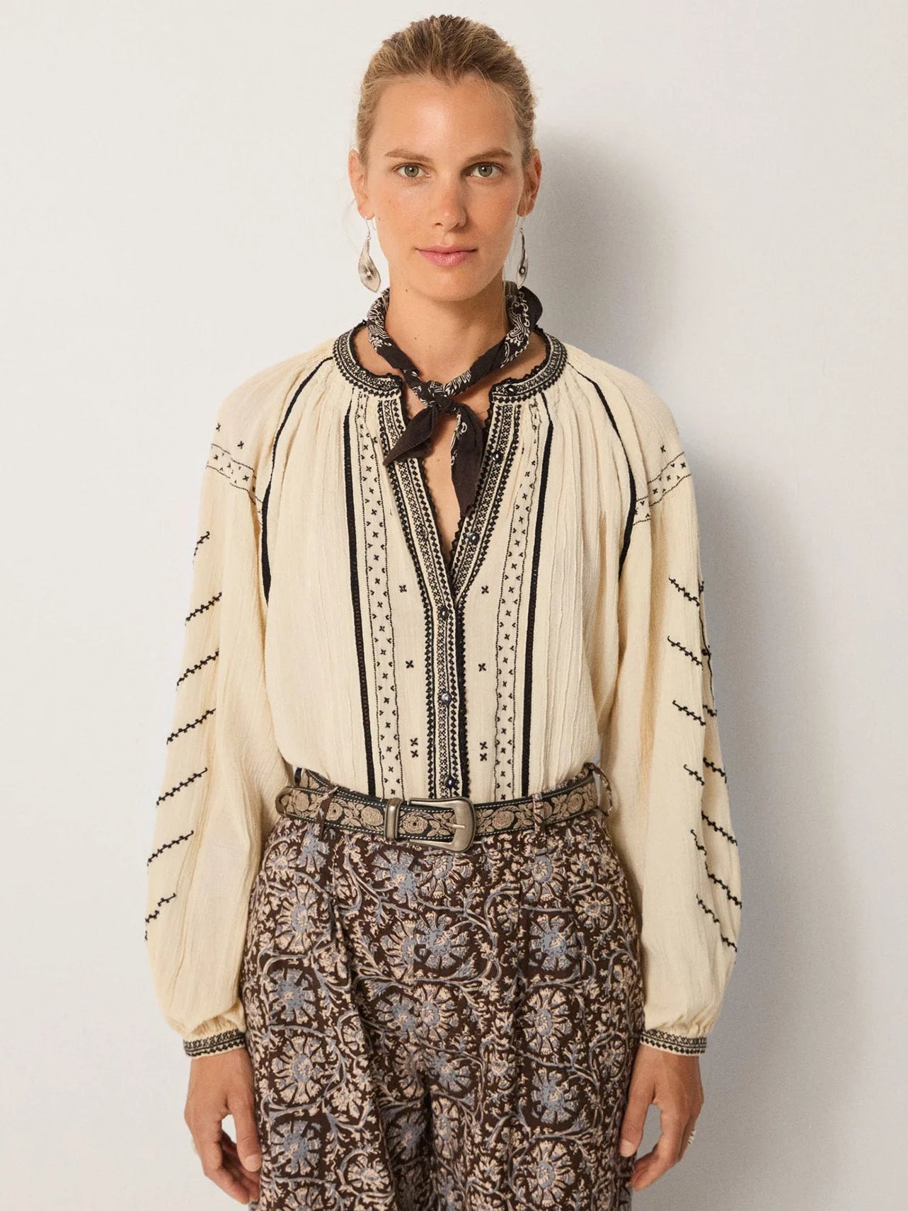 MAISON HOTEL RINGO BLOUSE PETIT CROIX IVORY