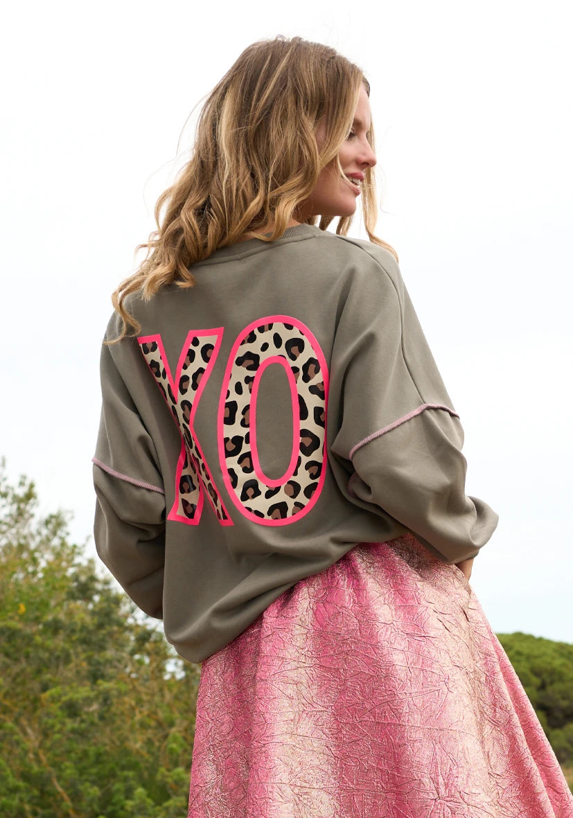 MISS GOODLIFE ROUNDNECK XO SEQUIN OLIVE SWEAT