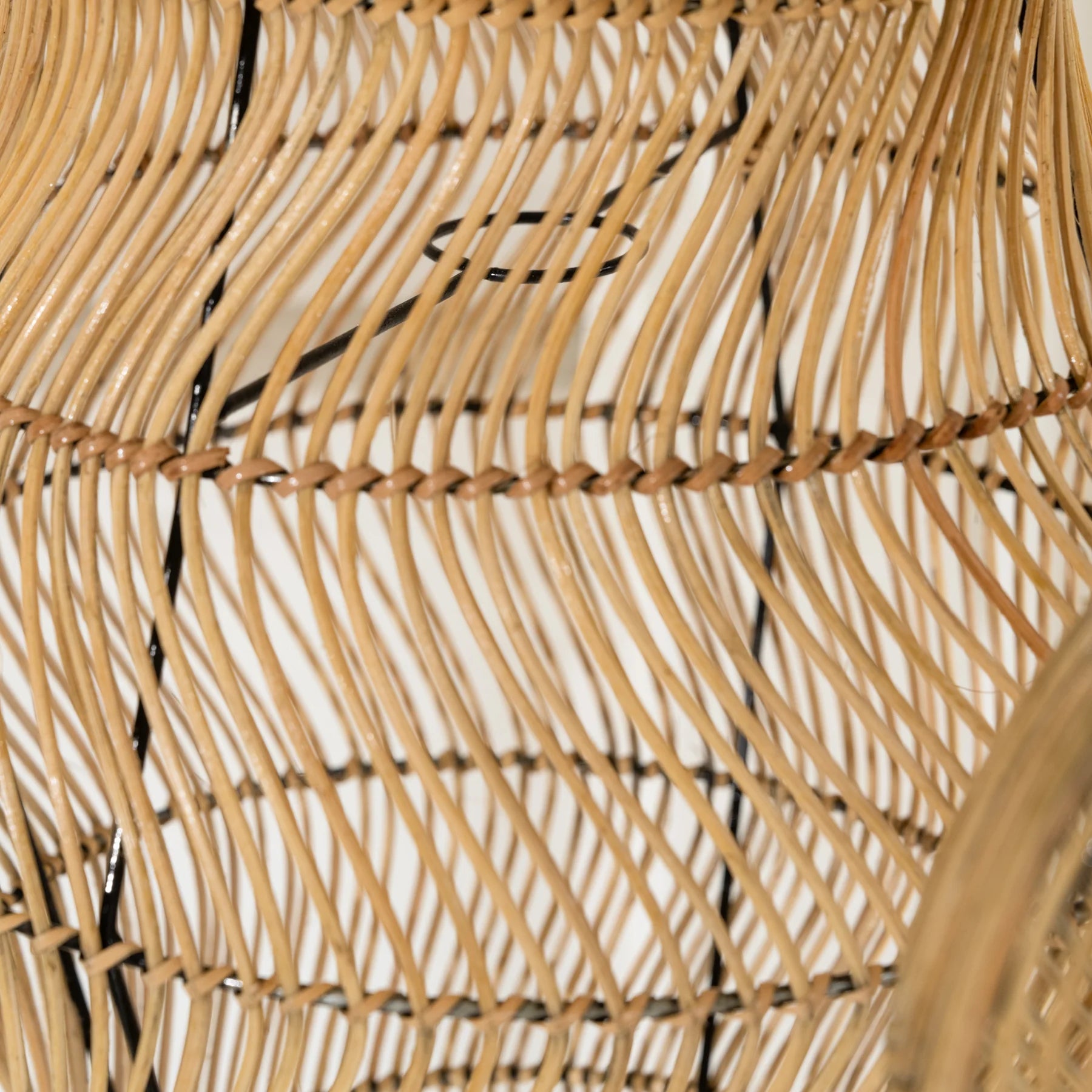 INARTISAN MELLE SCULPTURAL LIGHT SHADE SMALL