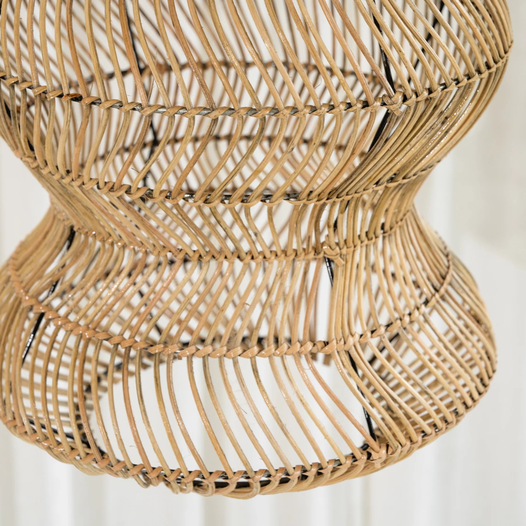 INARTISAN MELLE SCULPTURAL LIGHT SHADE SMALL