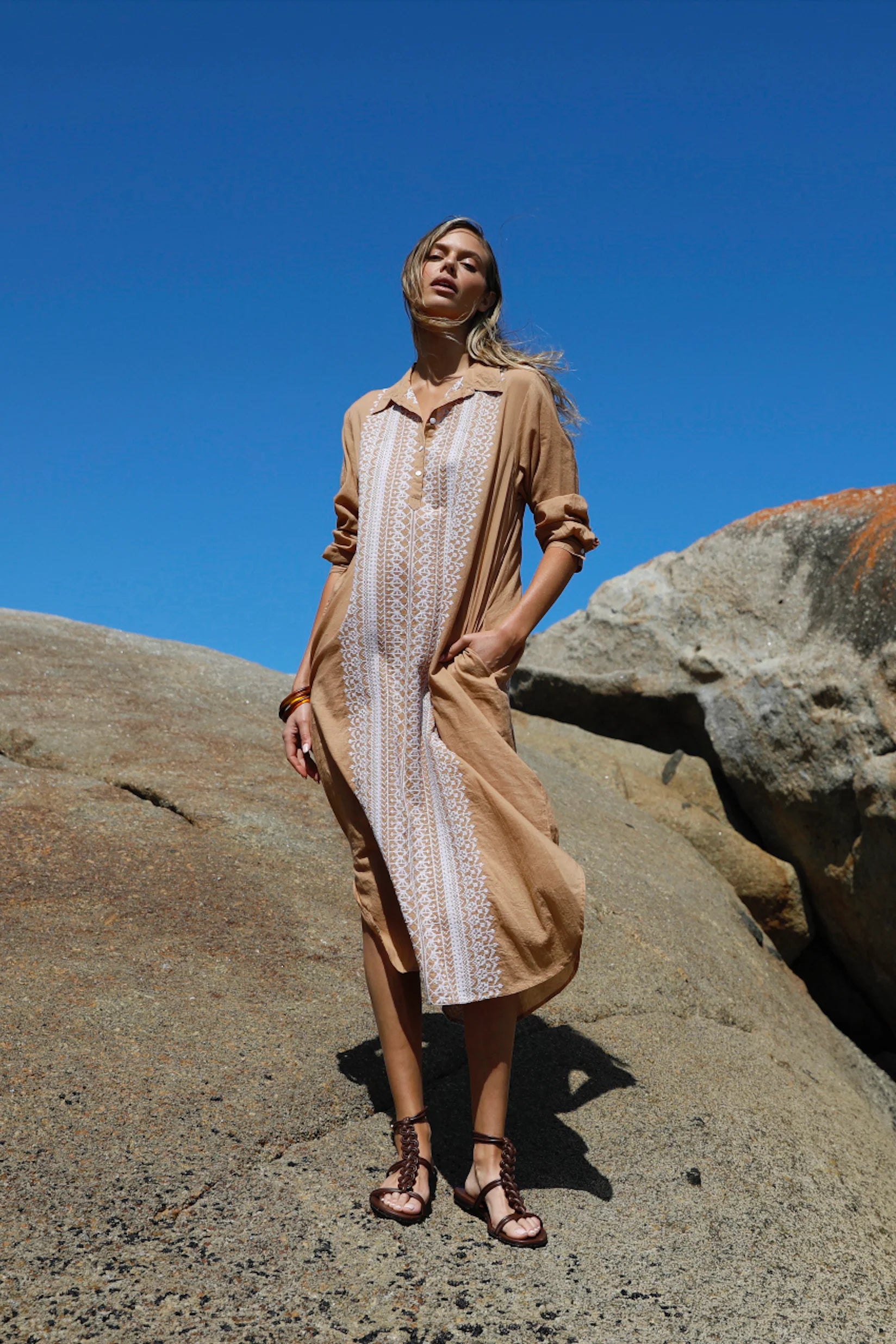 ONESEASON FES GILLI EMBROIDERY TAN/WHITE