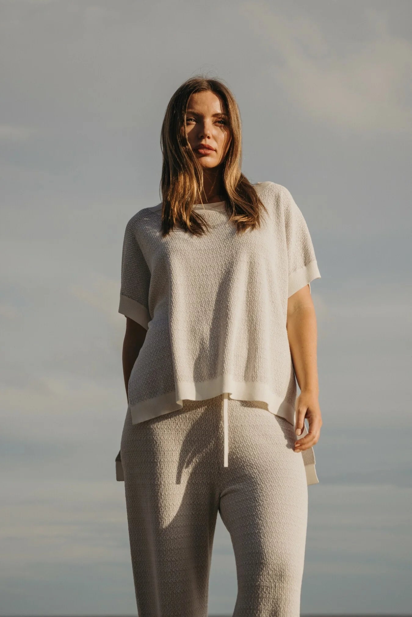 TALAMAYA CREPE KNITTED TEE PULLOVER MILK & SILVER HAZE