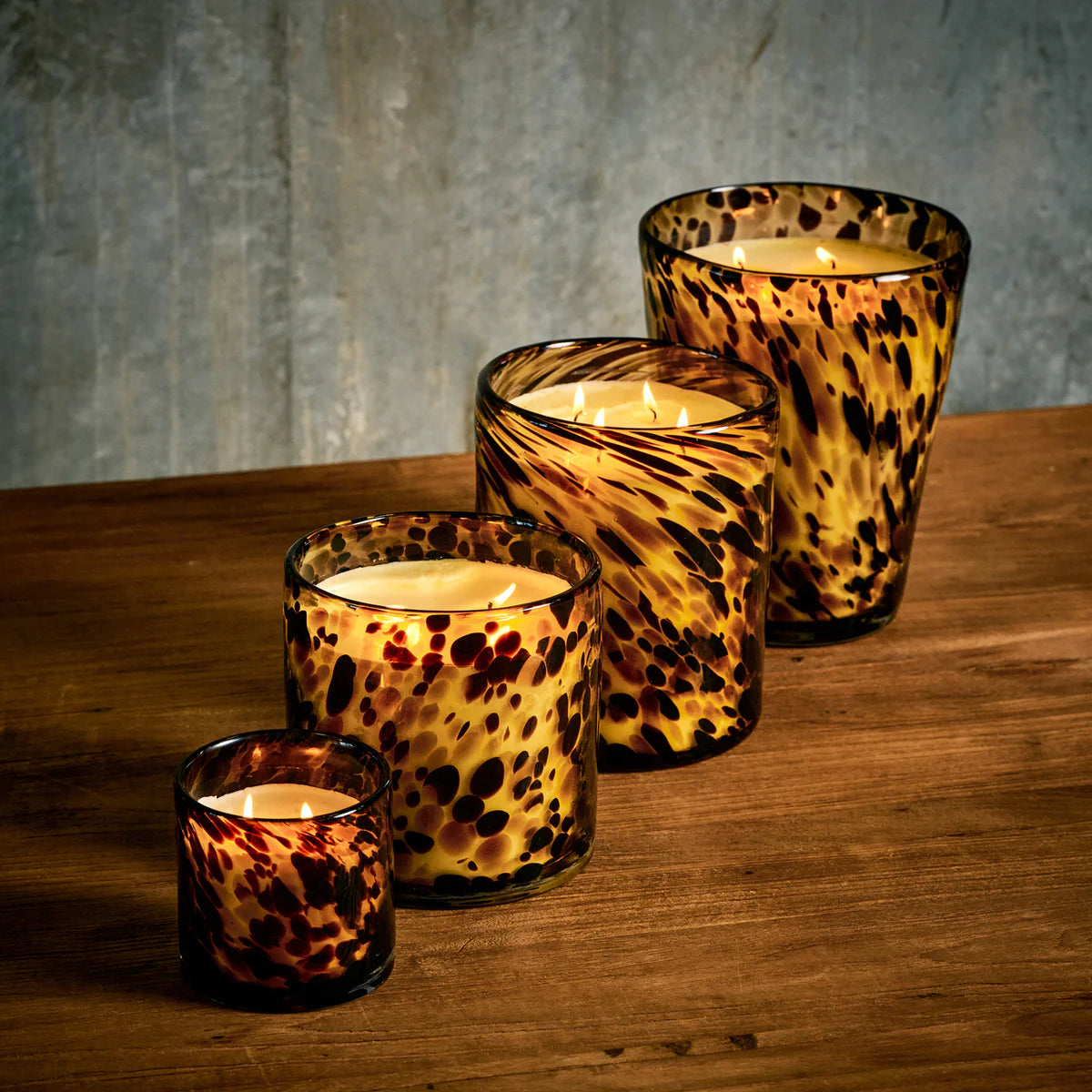 APSLEY LUXURY CANDLE LARGE 1.7KG - VESUVIUS