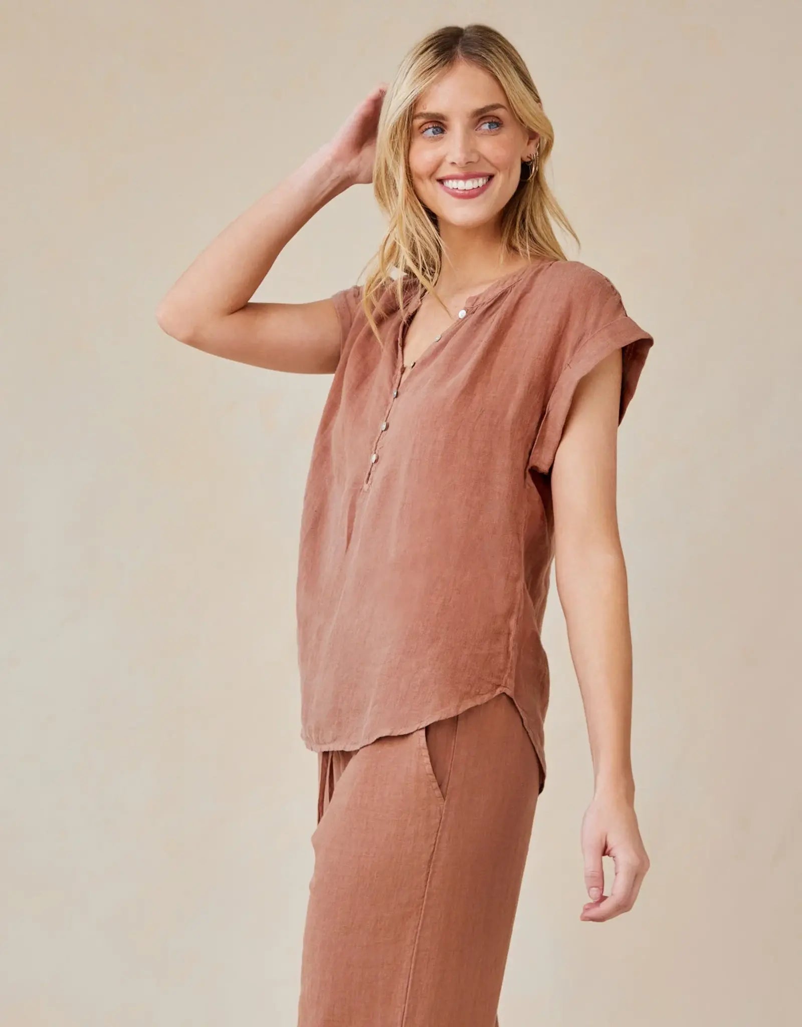 BELLA DAHL CAP SLEEVE TOP - TERRACOTTA