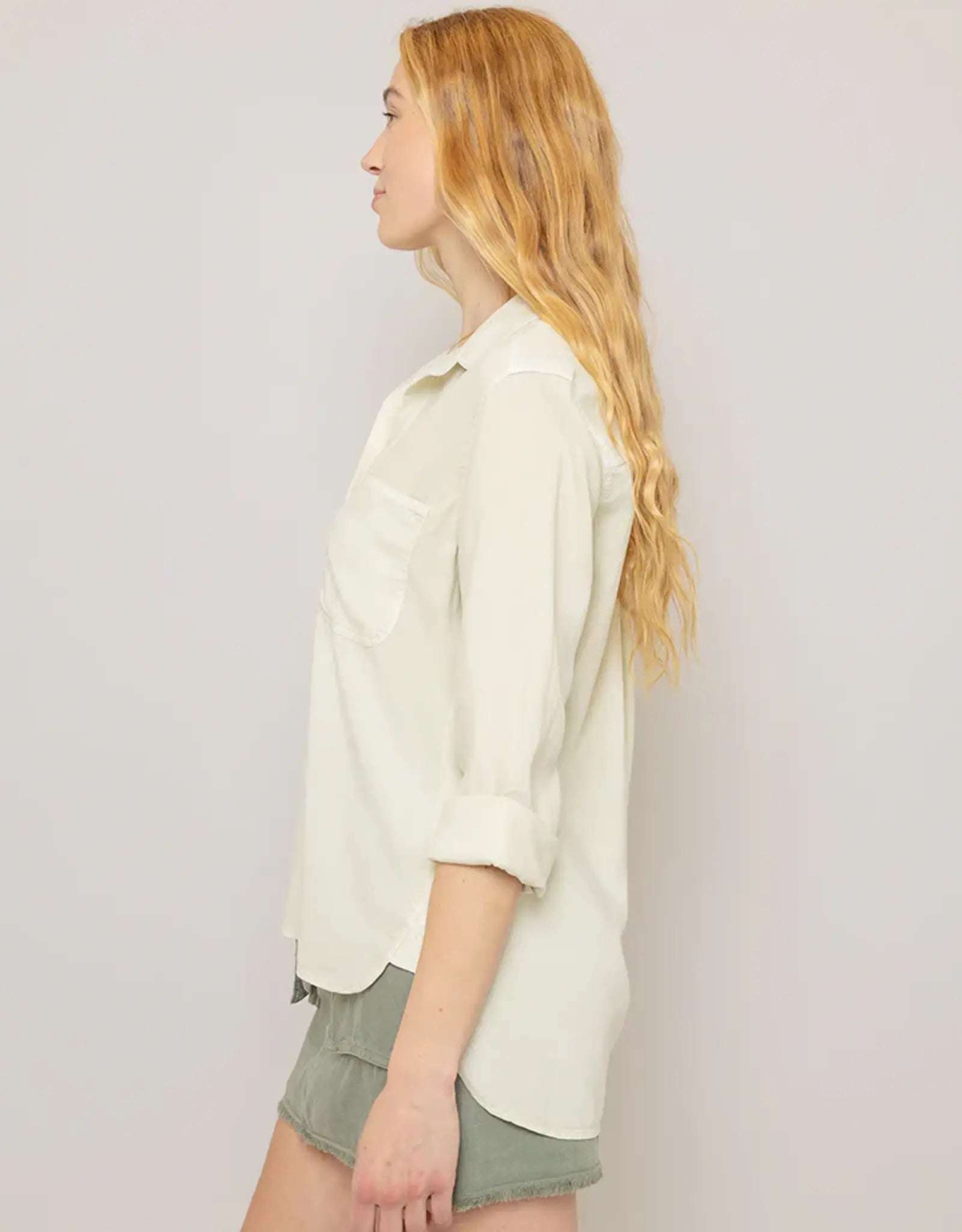 BELLA DAHL SHIRT TAIL BUTTON DOWN SHIRT - CLIFFSIDE