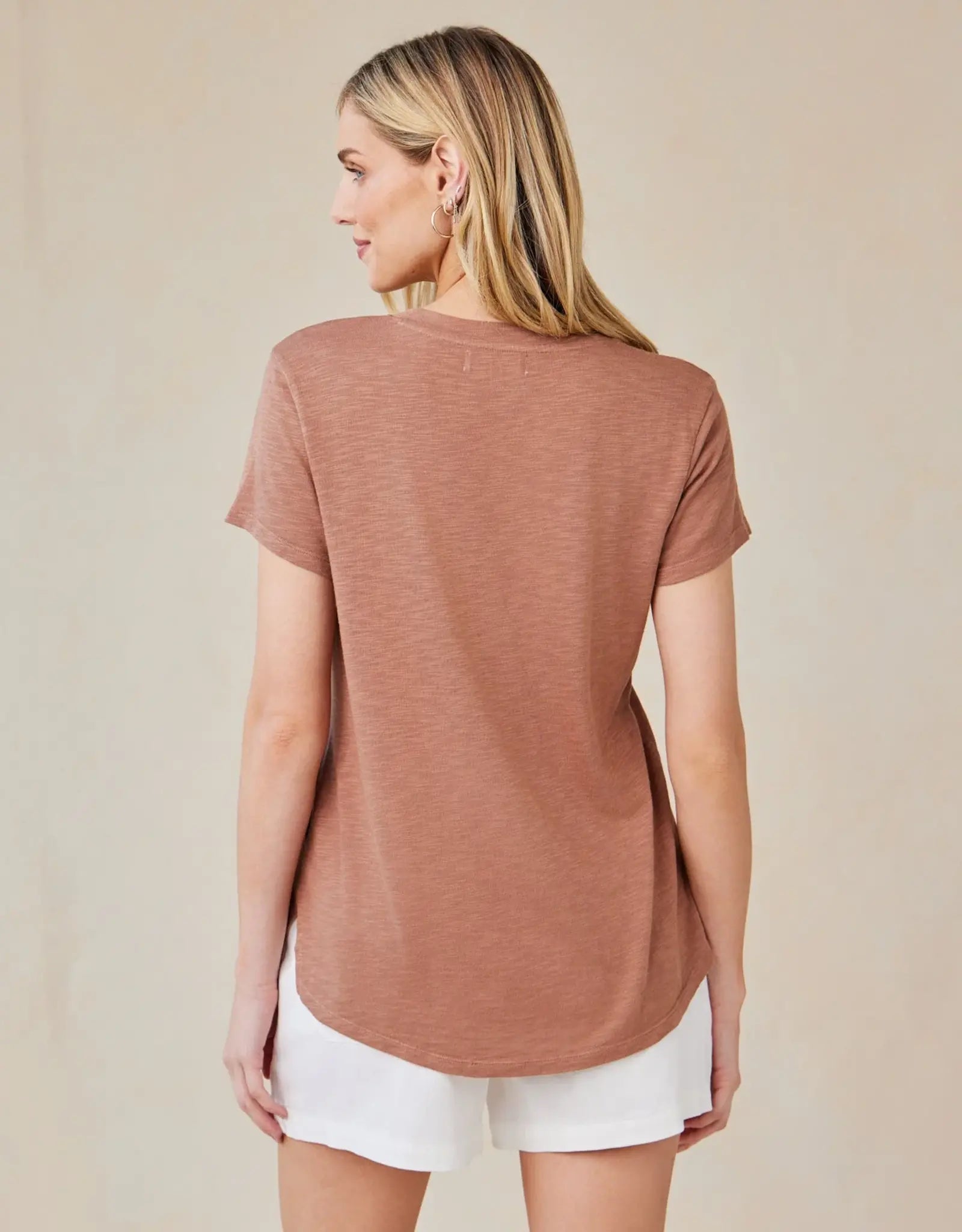 BELLA DAHL V NECK TEE - TERRACOTTA