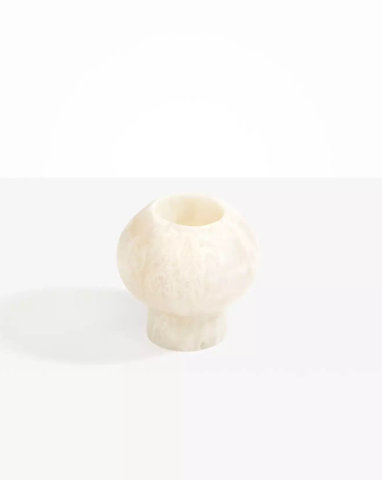 DINOSAUR DESIGNS CHALK SWIRL ROUND PEARL VASE