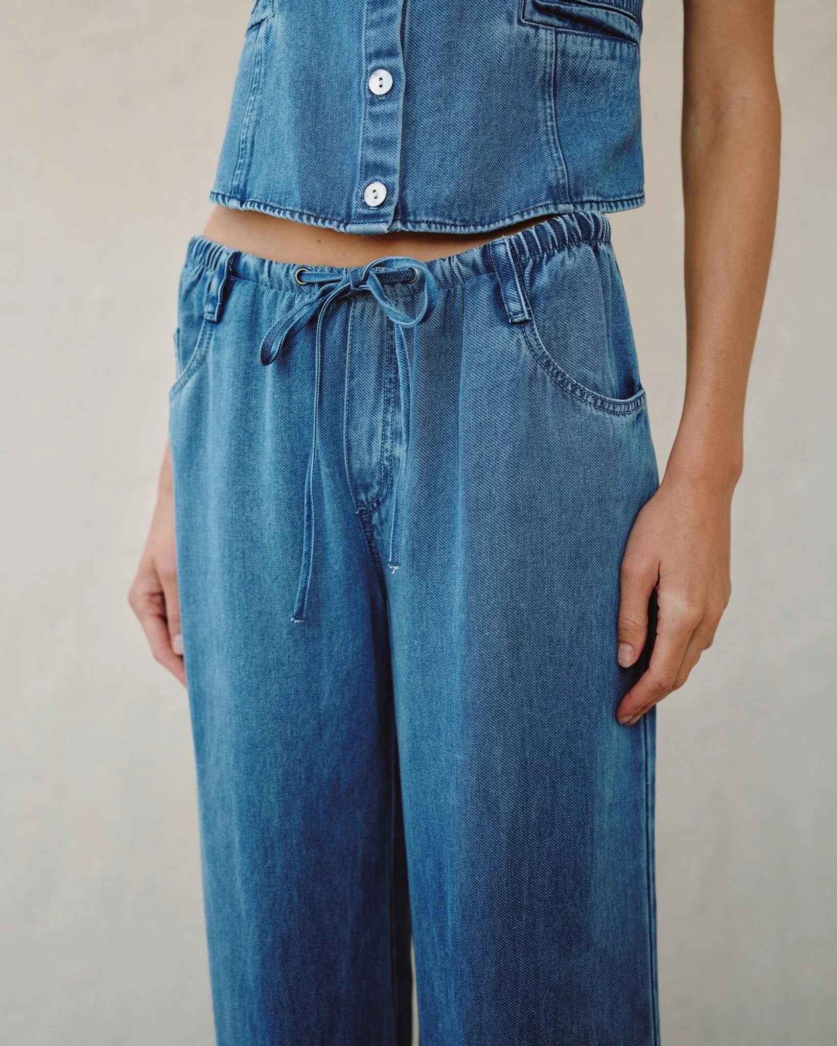 BELLA DAHL DRAWSTRING JEAN MEDIUM VINTAGE WASH