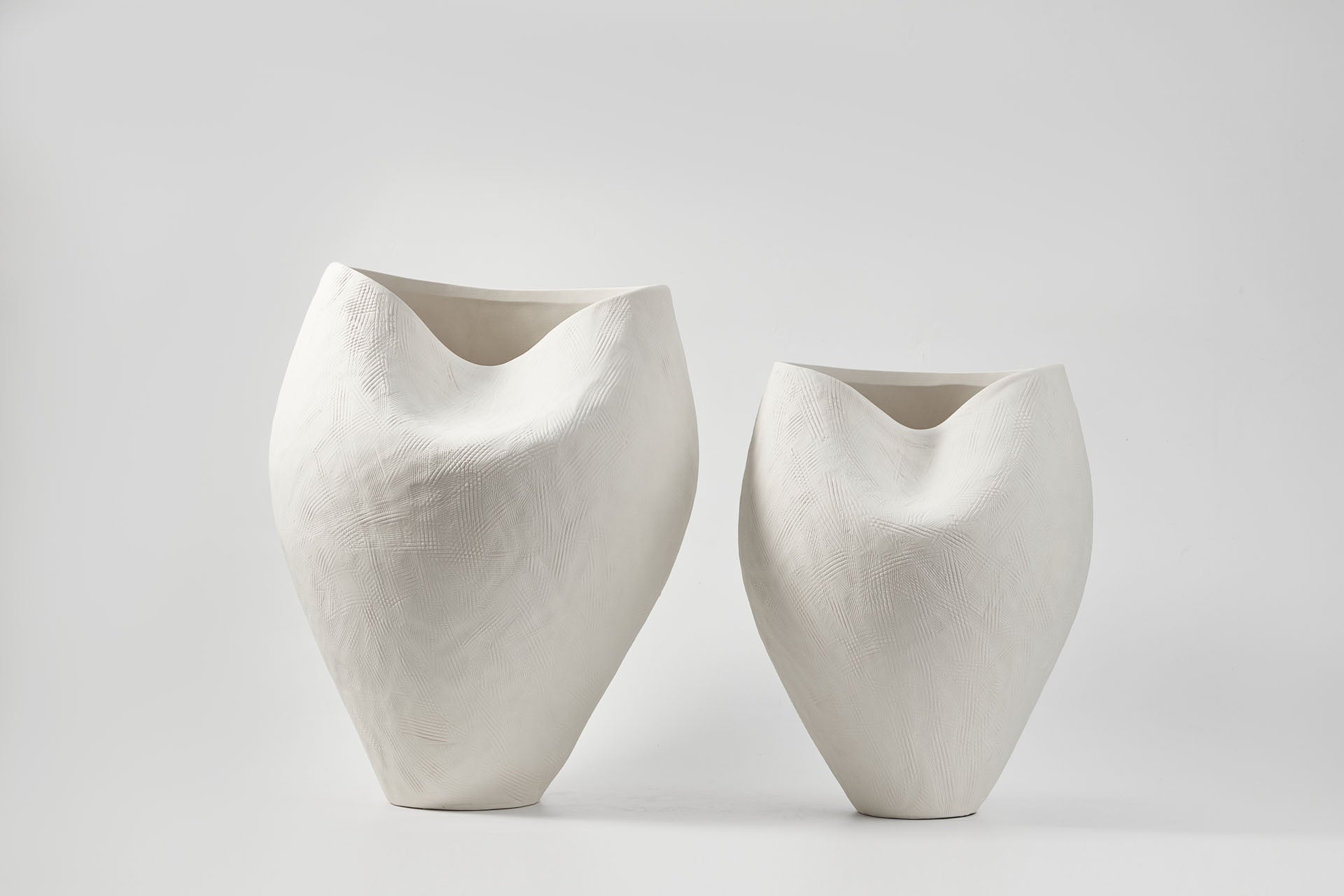 THE FOUNDRY MOULE VASE MEDIUM IVORY