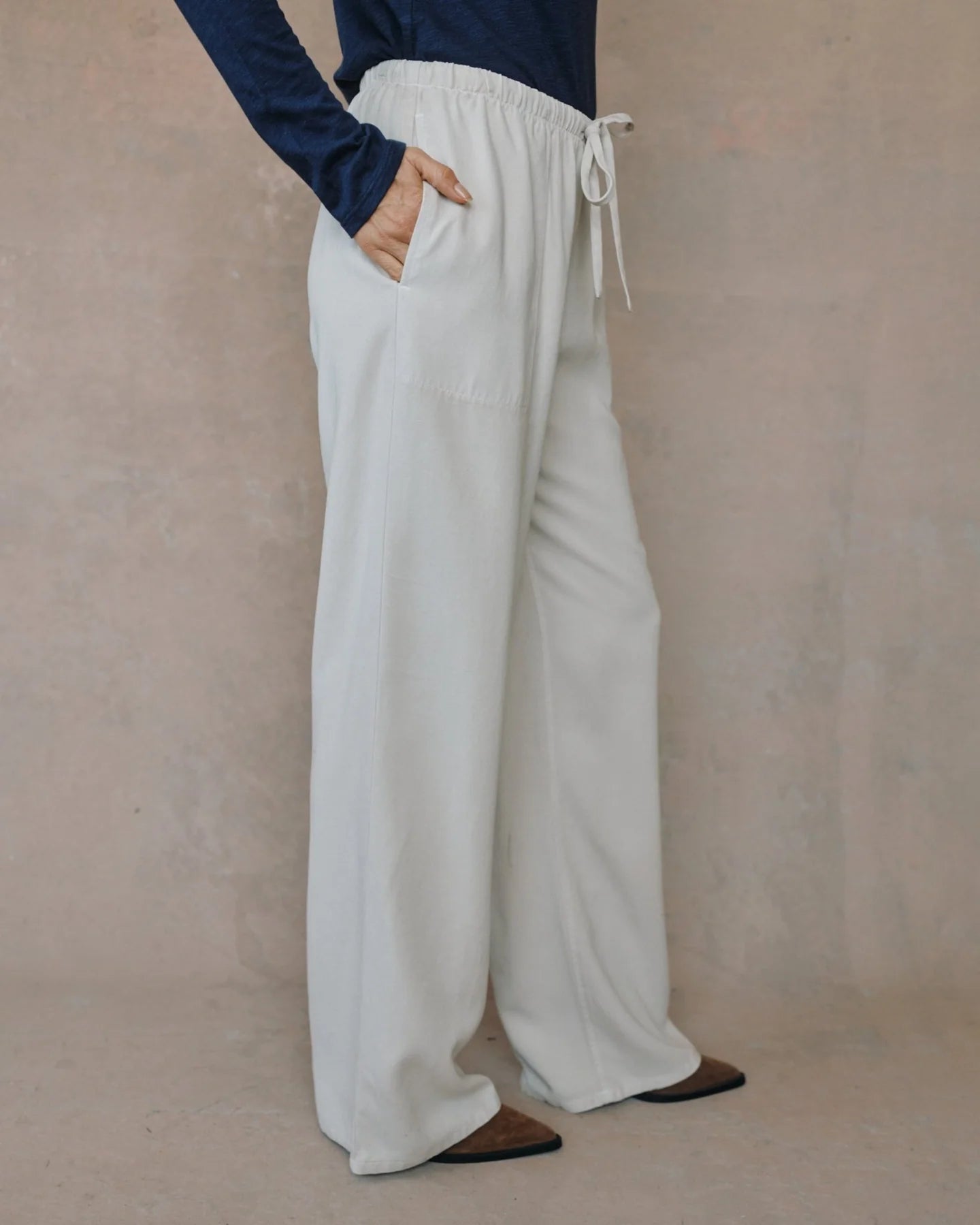 BELLA DAHL KYLIE WIDE LEG WITH DRAWSTRING - IVORY SMOKE