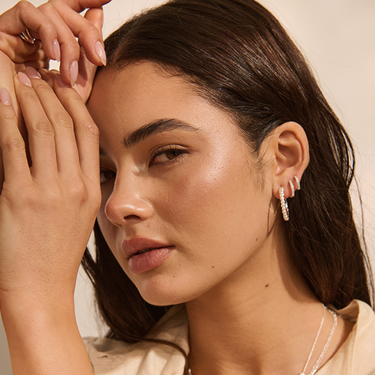 MURKANI SOUL PROTECTOR MEDIUM SHELL HOOP EARRINGS SILVER