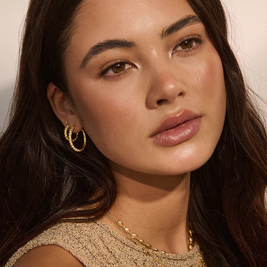 MURKANI SOUL PROTECTOR MEDIUM SHELL HOOP EARRINGS YELLOW GOLD