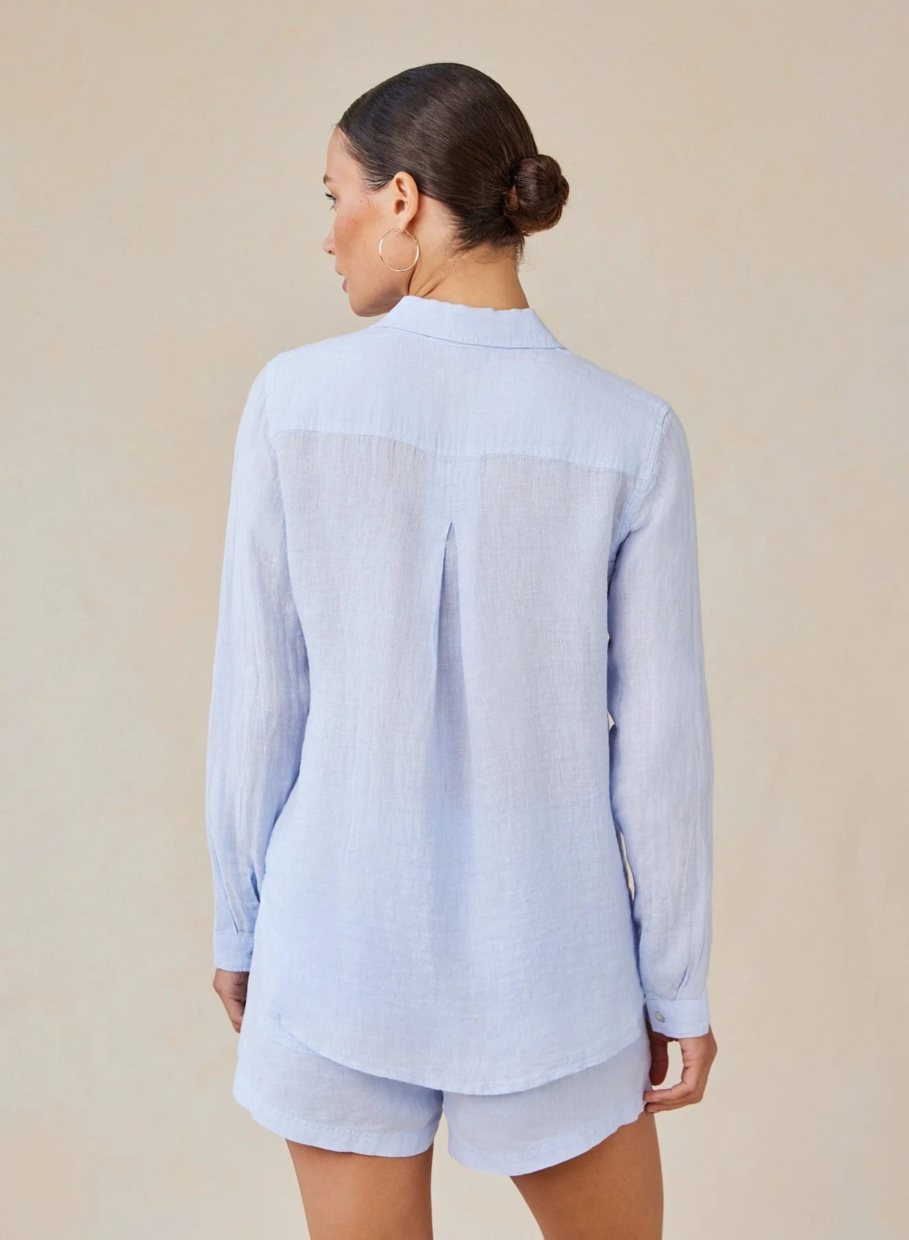 BELLA DAHL POCKET LINEN BUTTON DOWN SHIRT PERENNIAL BLUE