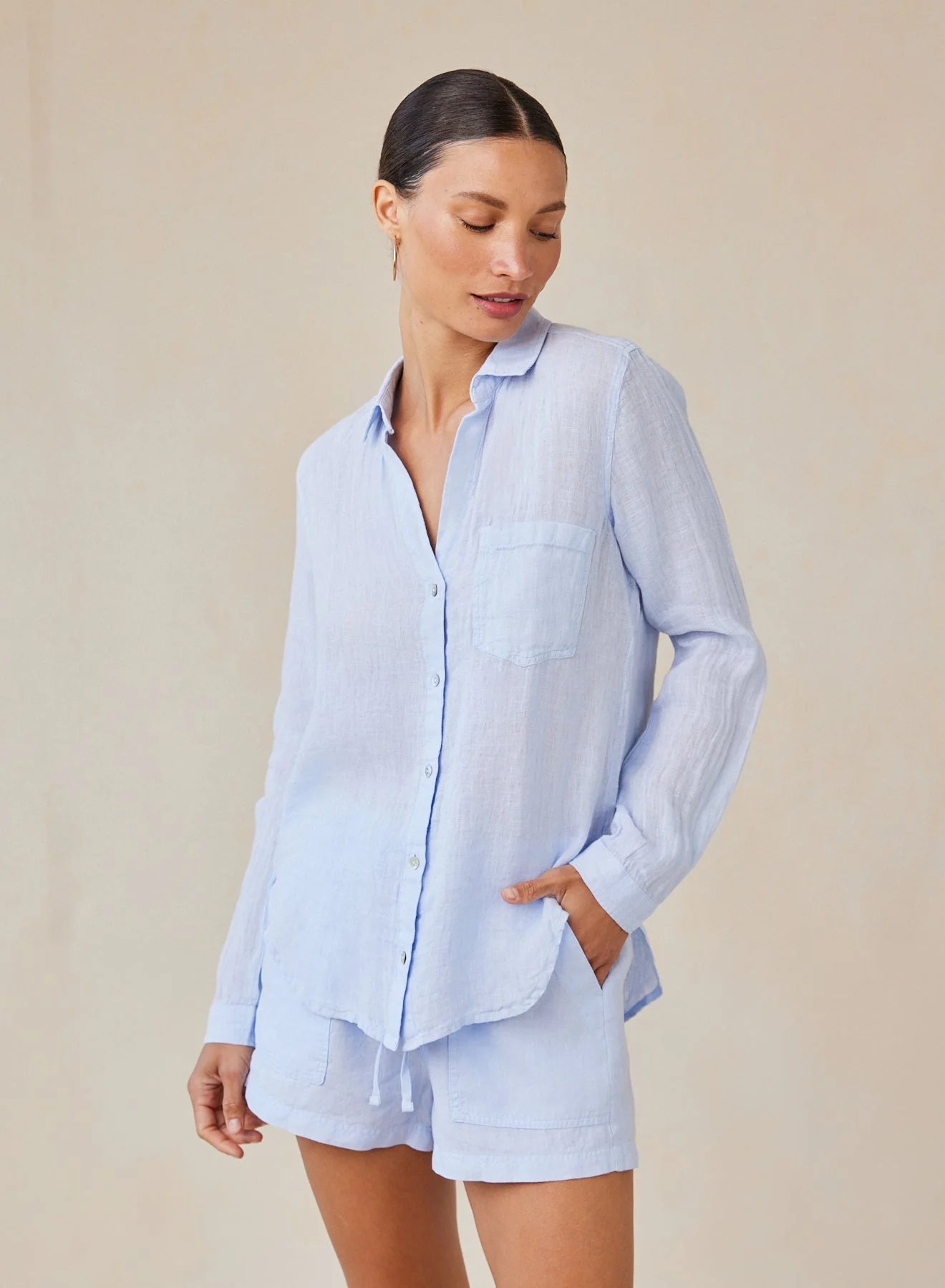 BELLA DAHL POCKET LINEN BUTTON DOWN SHIRT PERENNIAL BLUE