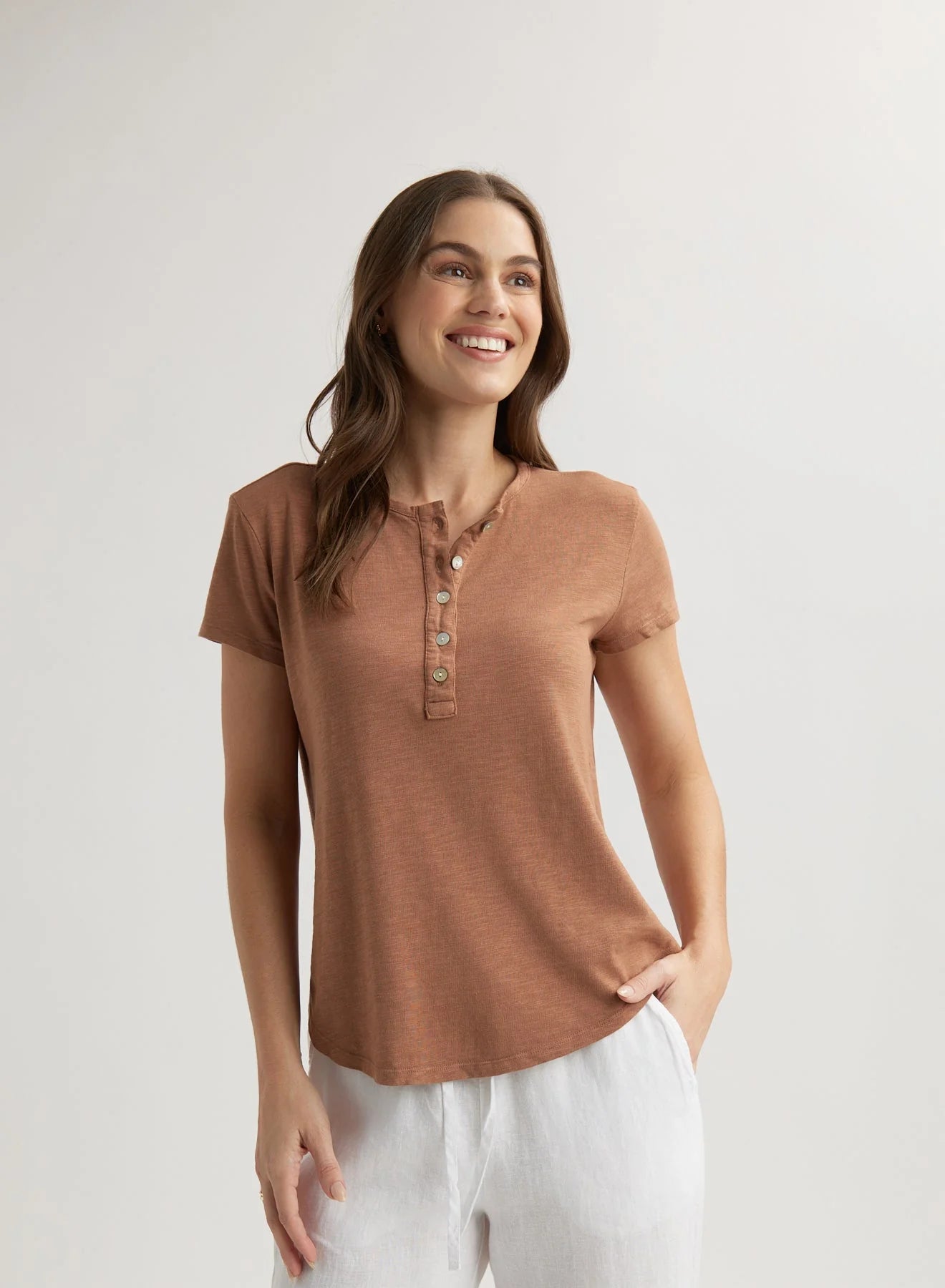 BELLA DAHL SHORT SLEEVE HENLEY - TERRACOTTA