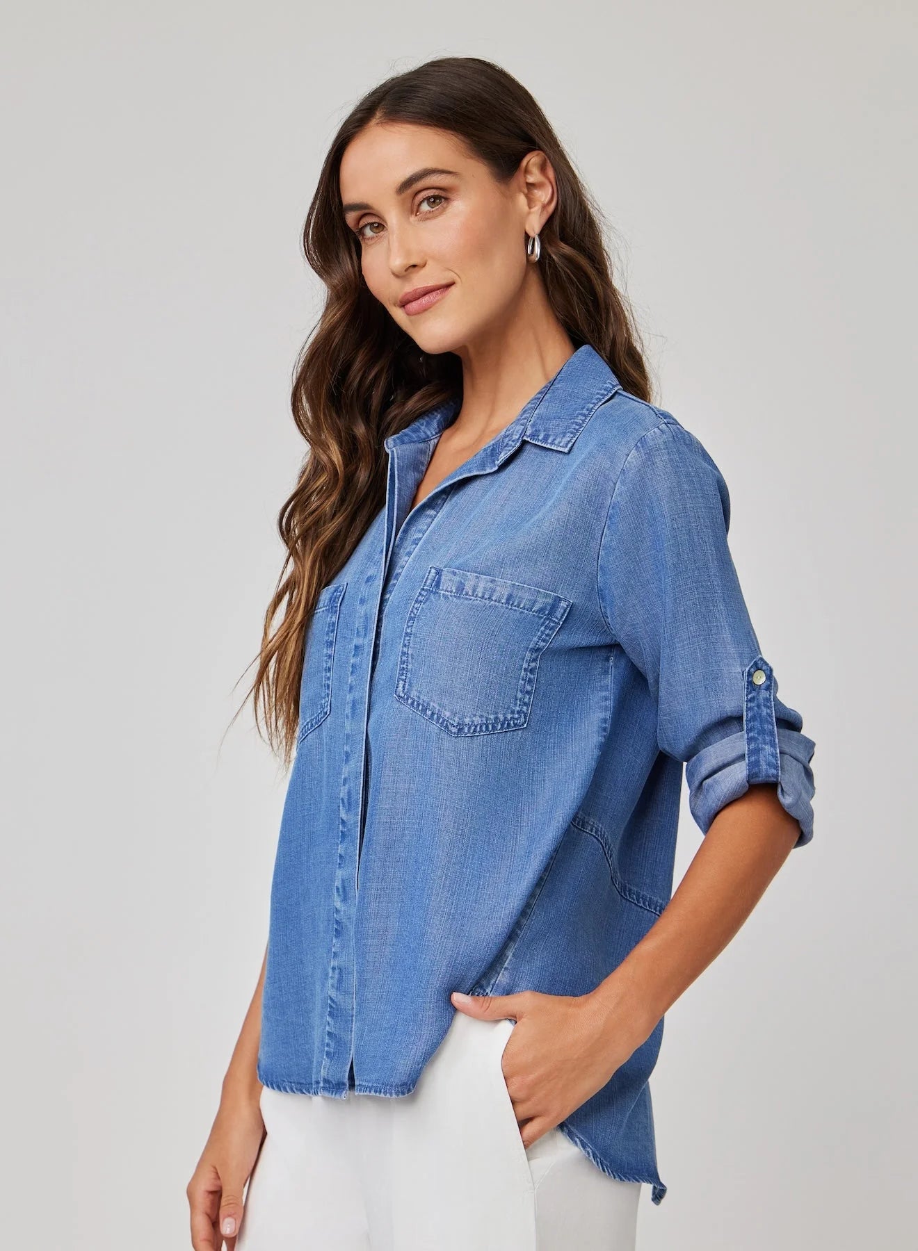 BELLA DAHL SPLIT BACK BUTTON DOWN SHIRT MOONLIT HAZE