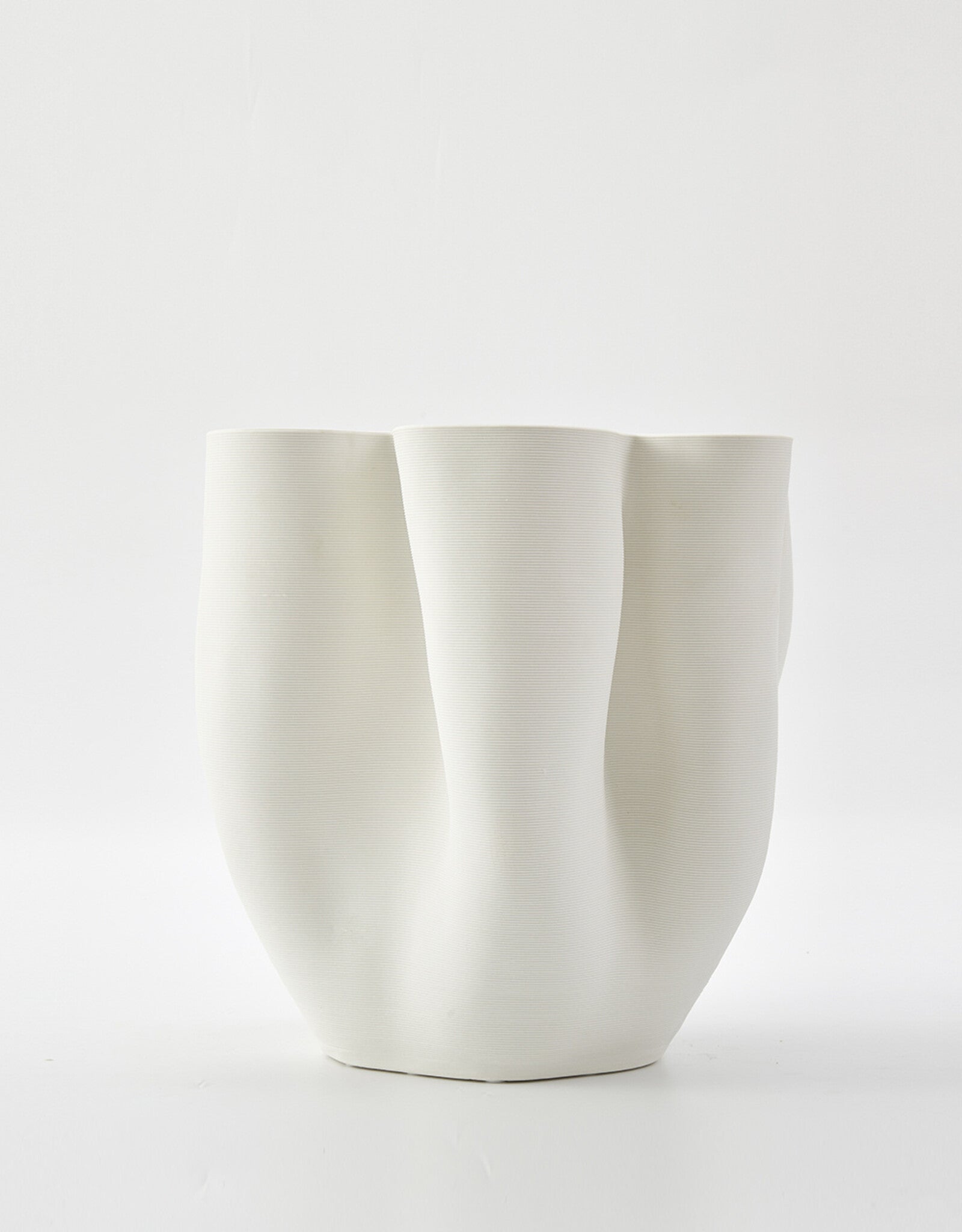 THE FOUNDRY BOHEME VASE MEDIUM IVORY