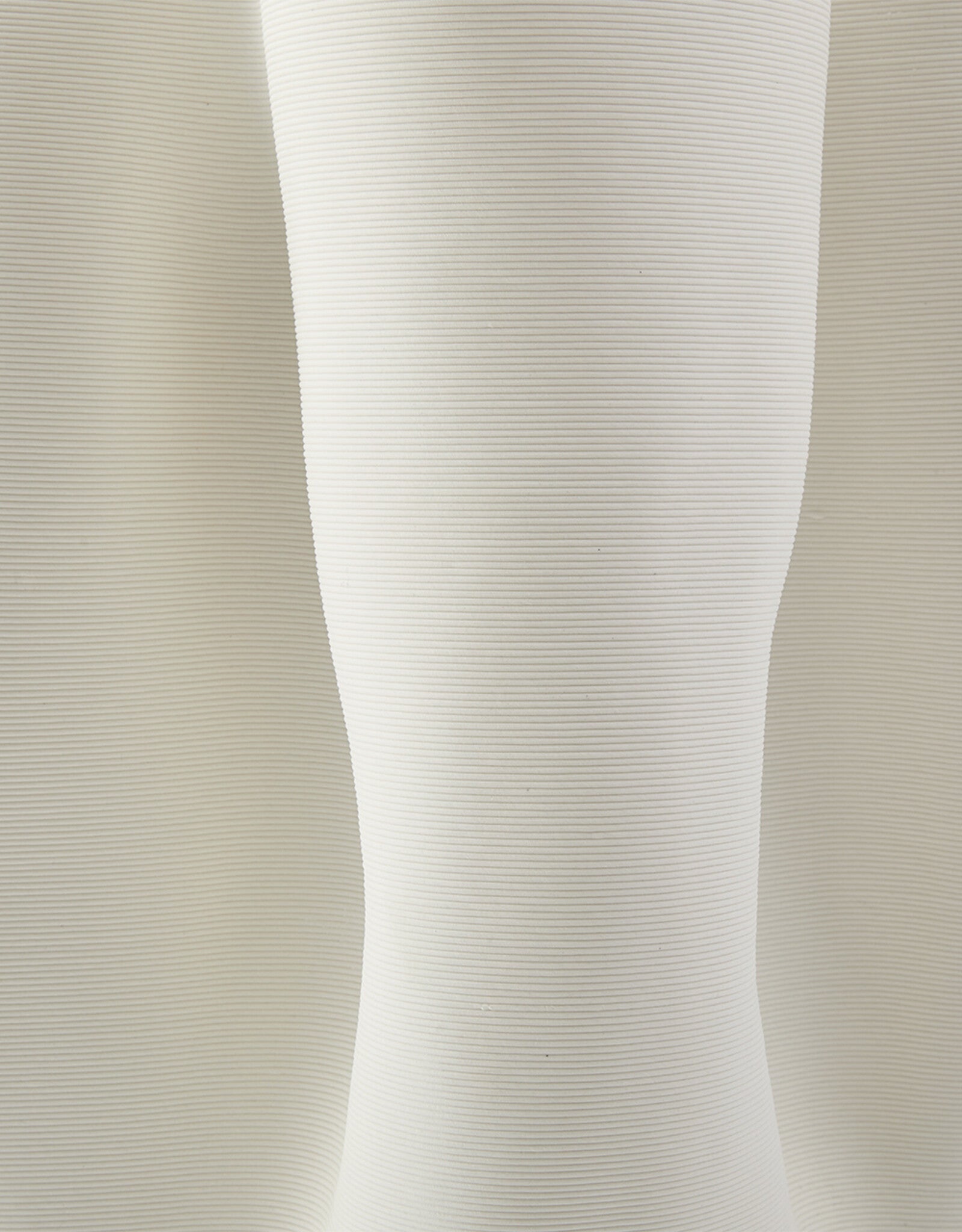 THE FOUNDRY BOHEME VASE MEDIUM IVORY