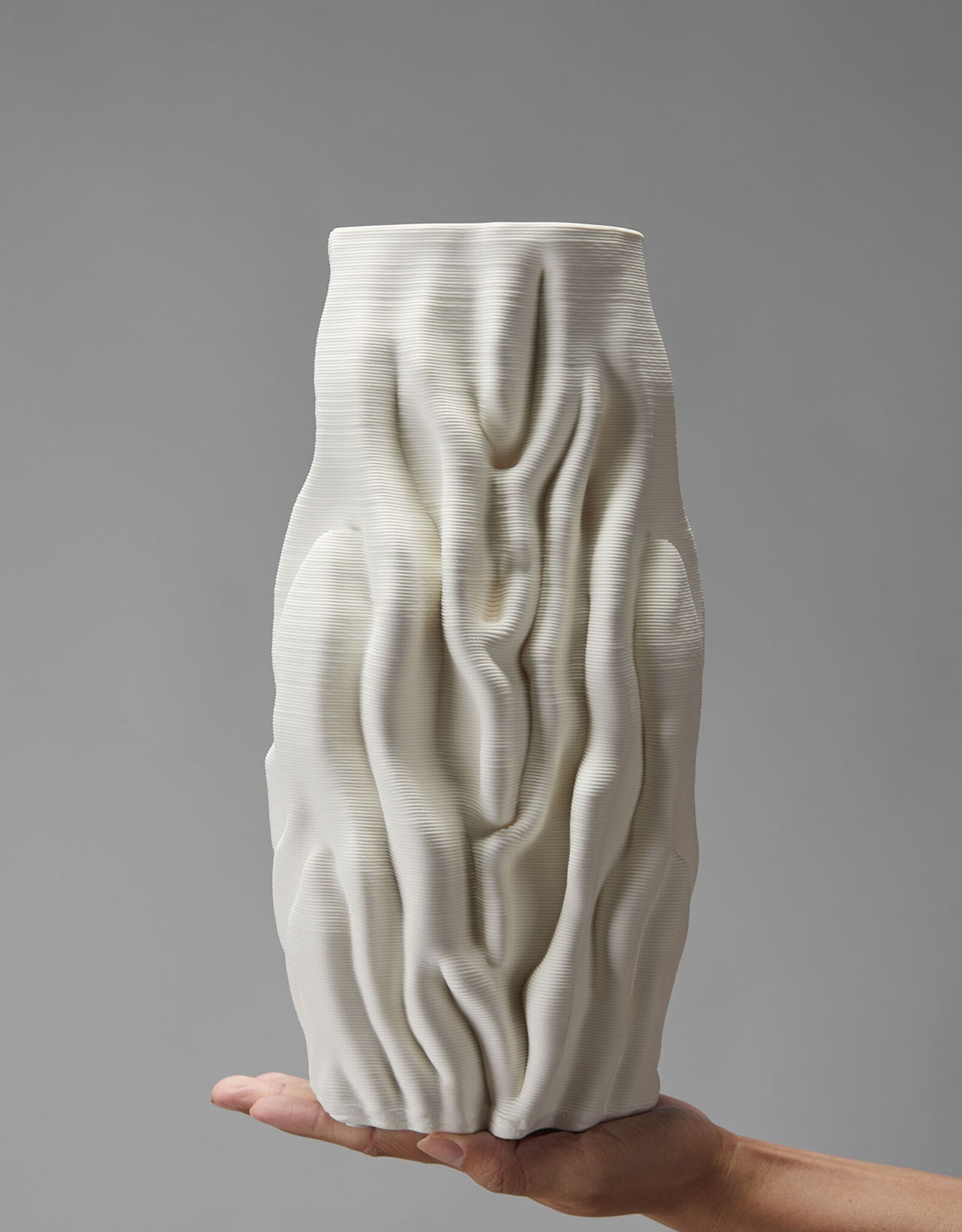 THE FOUNDRY KOMBU VASE LARGE IVORY