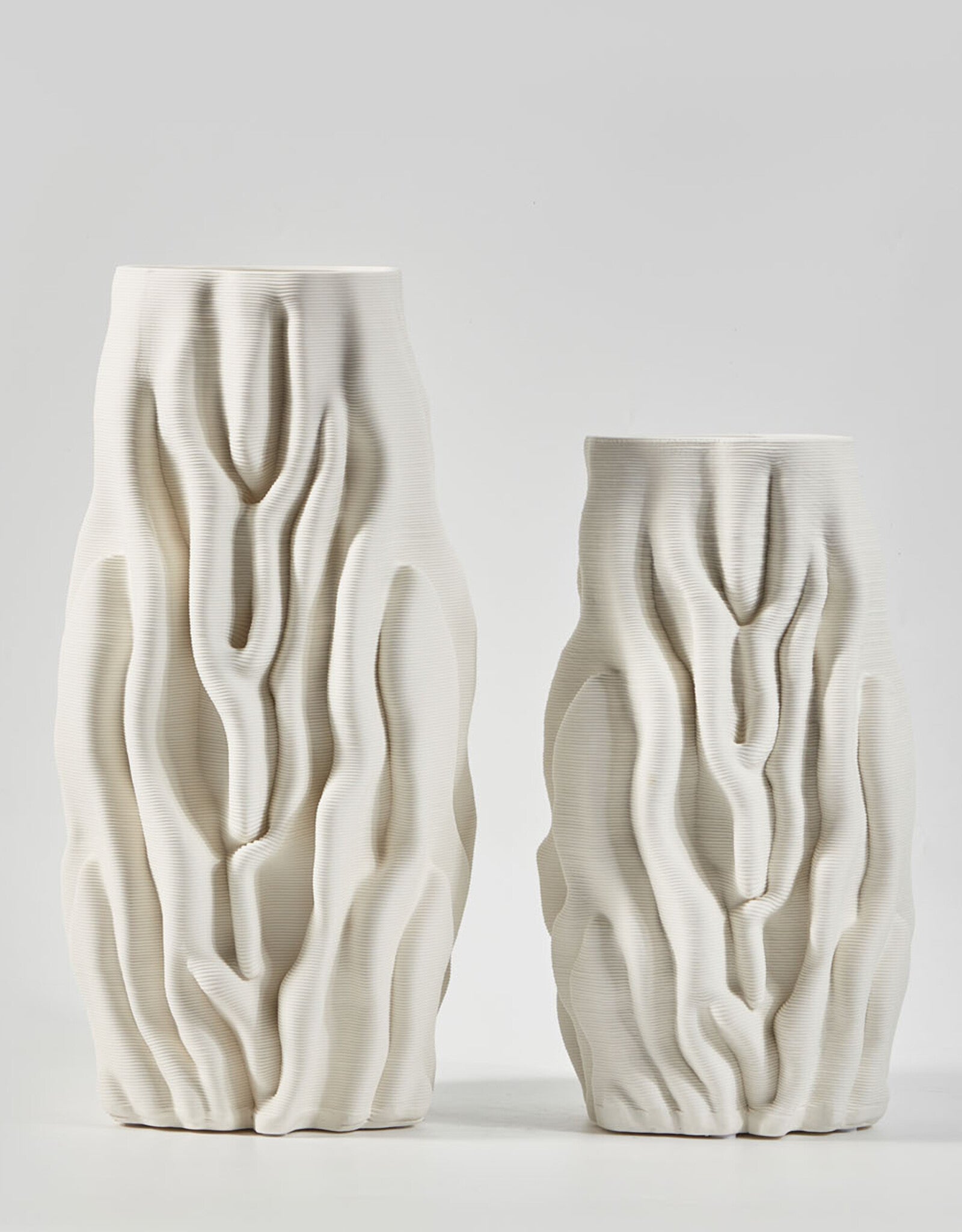 THE FOUNDRY KOMBU VASE MEDIUM IVORY