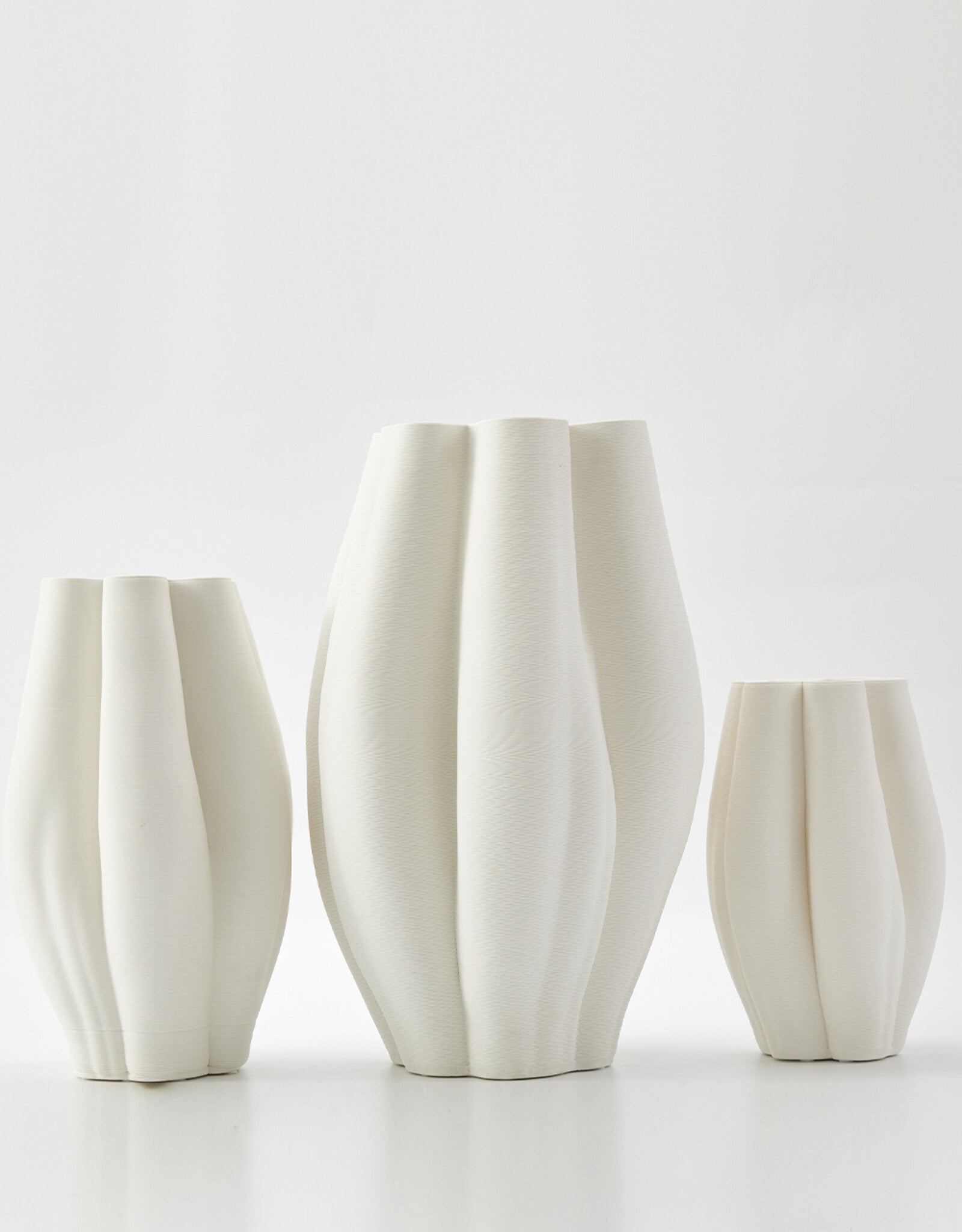 THE FOUNDRY LA MER VASE MEDIUM IVORY