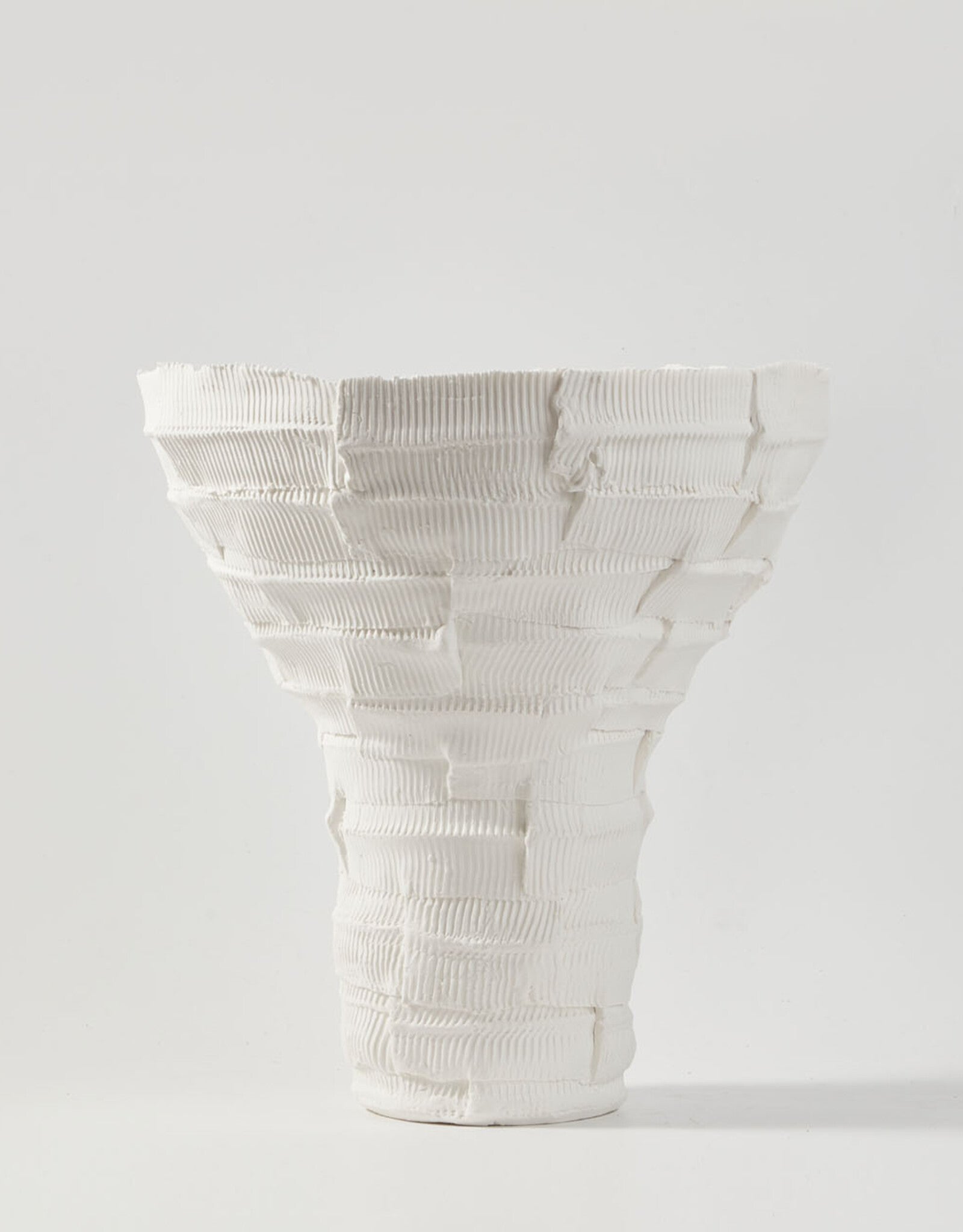 THE FOUNDRY PONDEROSA VASE IVORY