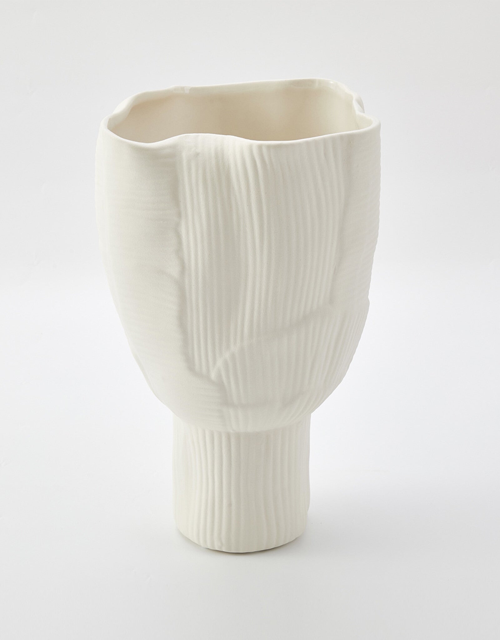 THE FOUNDRY UMI VASE IVORY MEDIUM