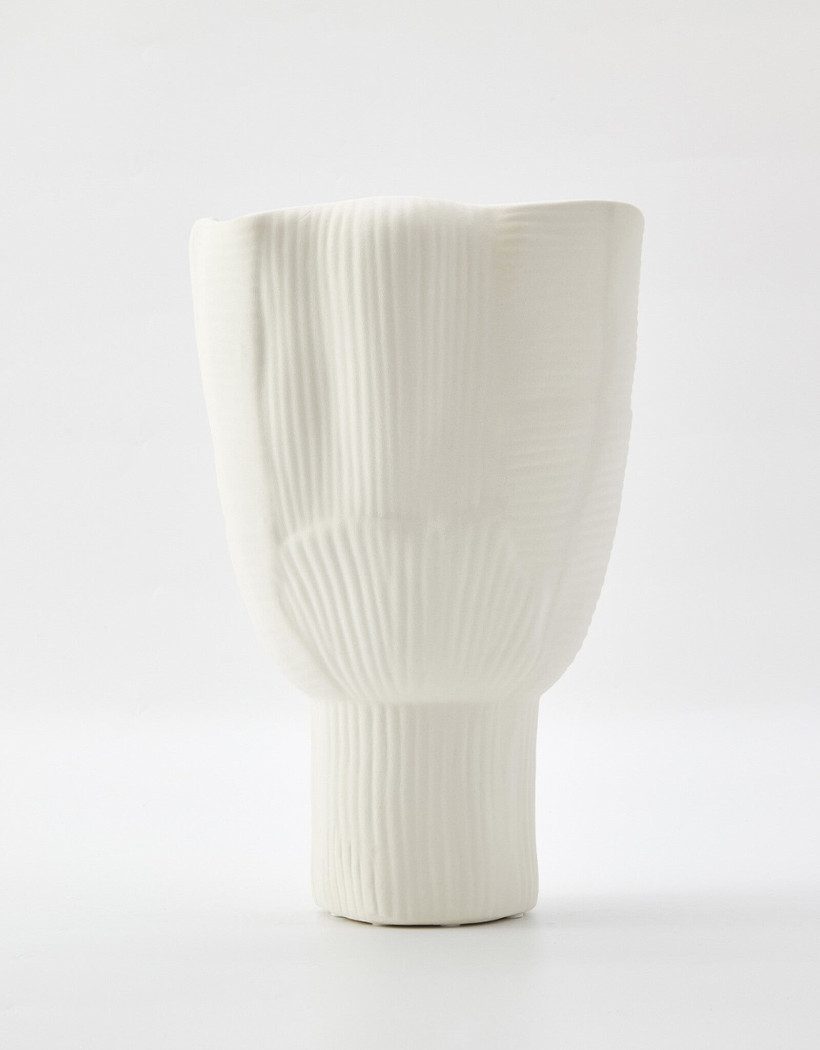 THE FOUNDRY UMI VASE IVORY MEDIUM