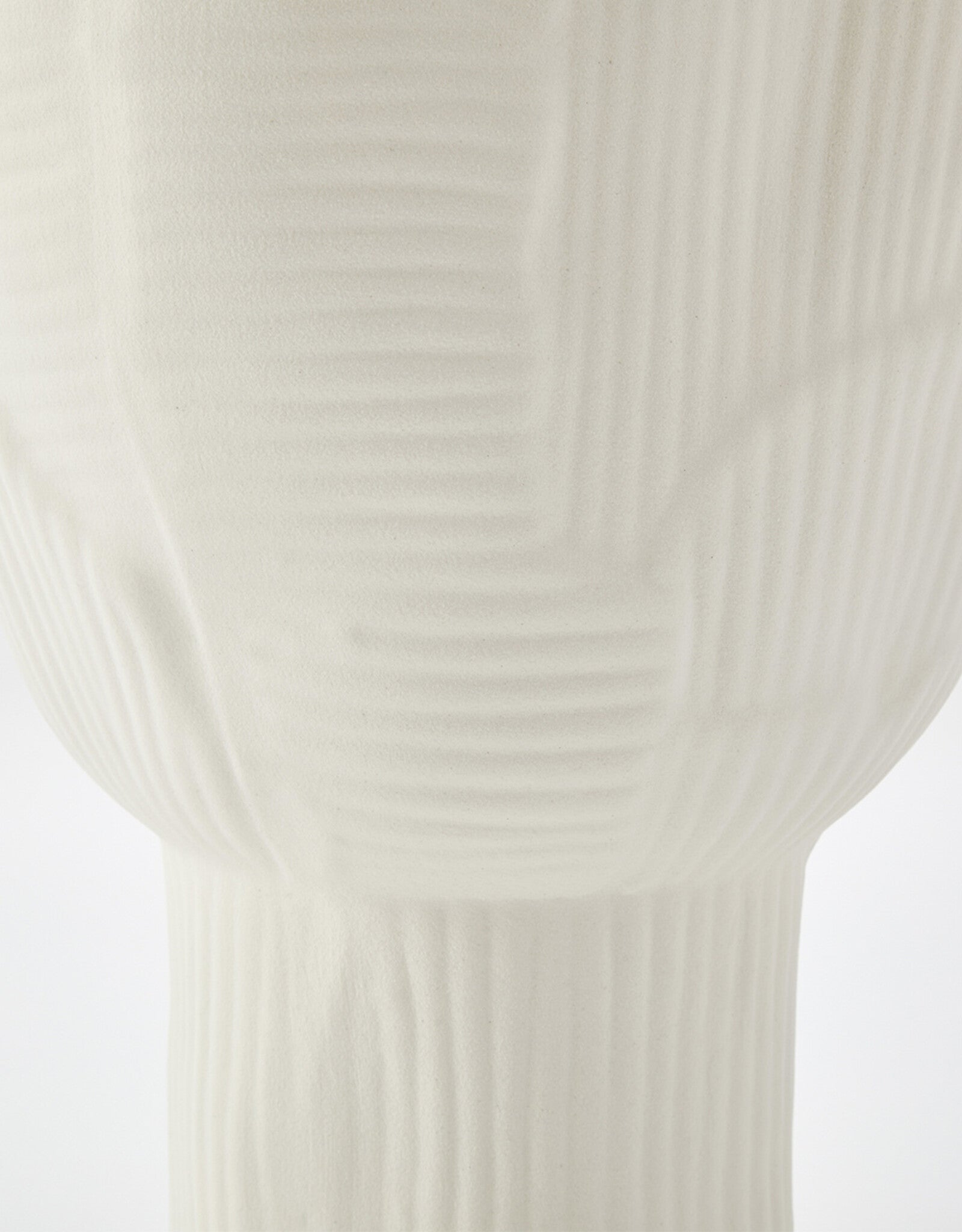 THE FOUNDRY UMI VASE IVORY MEDIUM