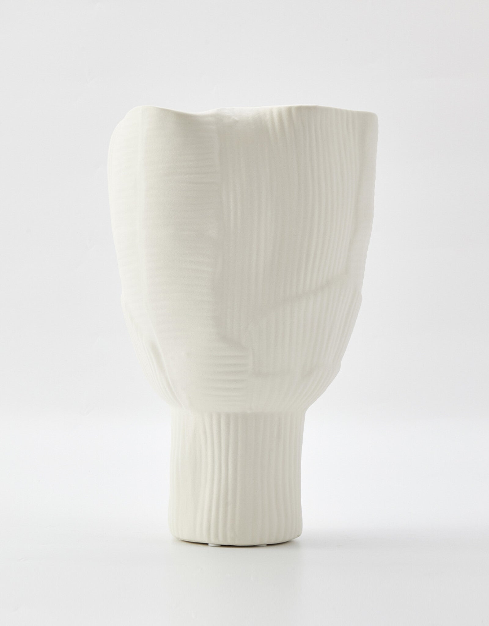 THE FOUNDRY UMI VASE IVORY MEDIUM